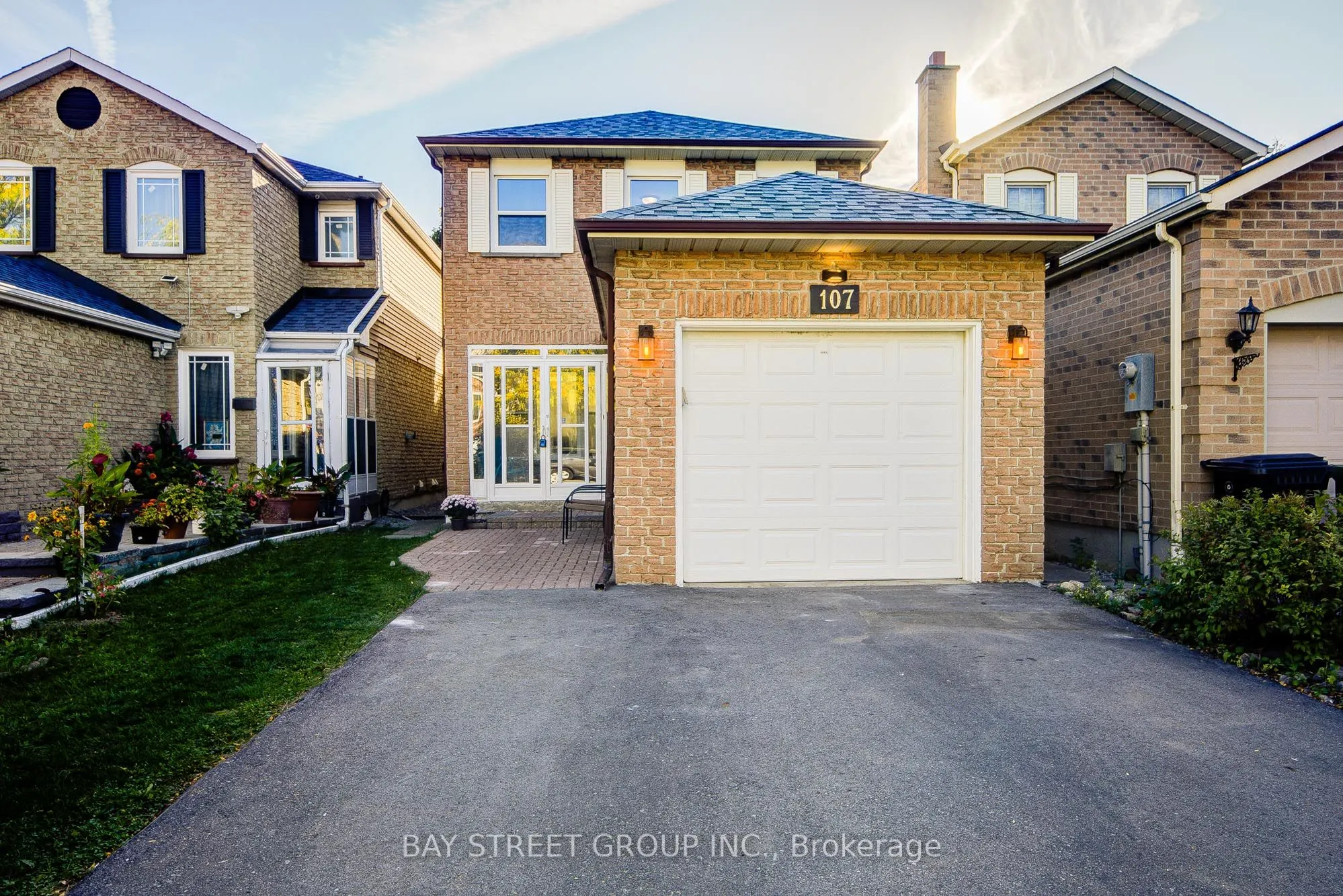 107 Enchanted Hills Crescent
