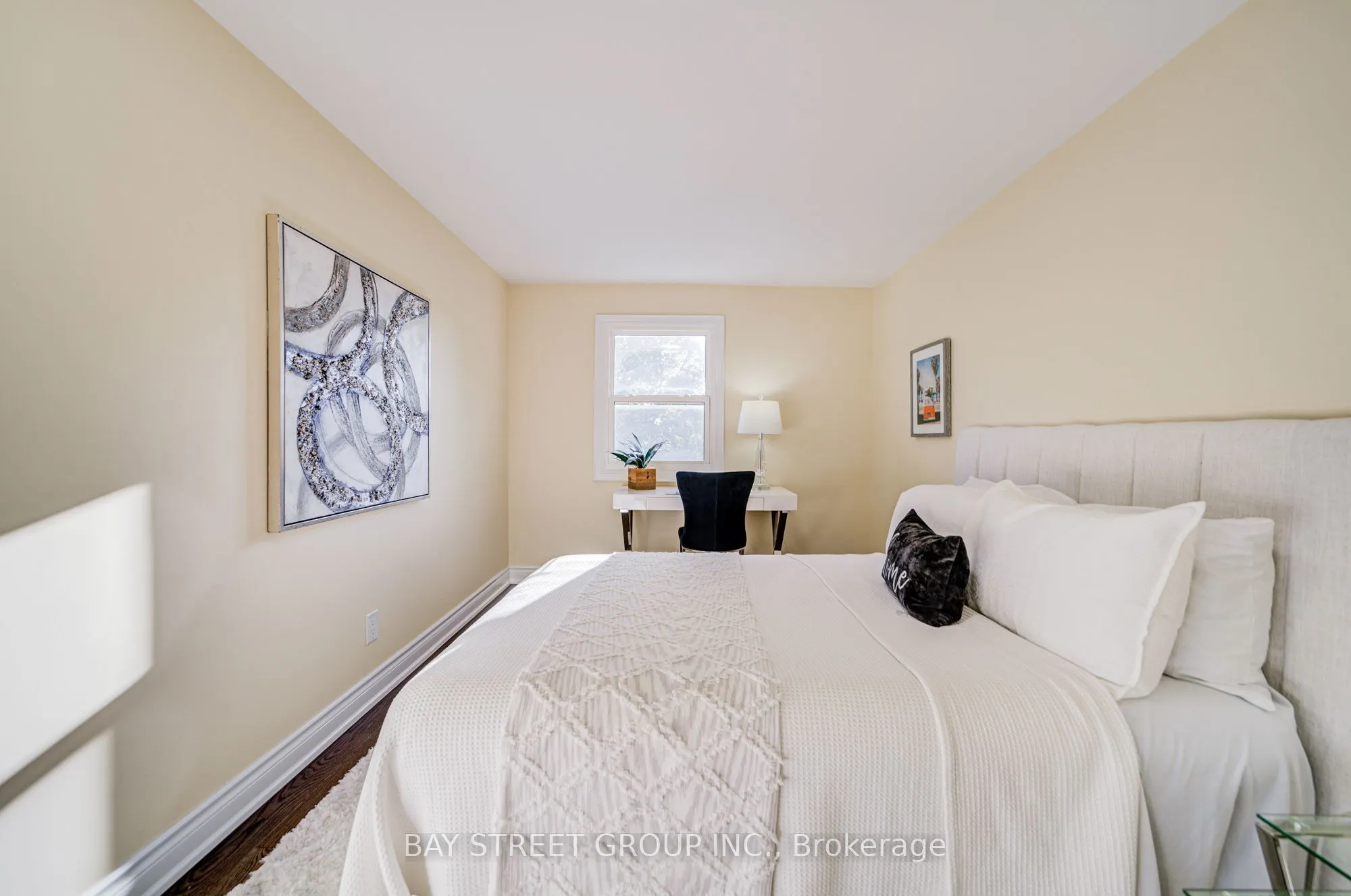 107 Enchanted Hills Crescent