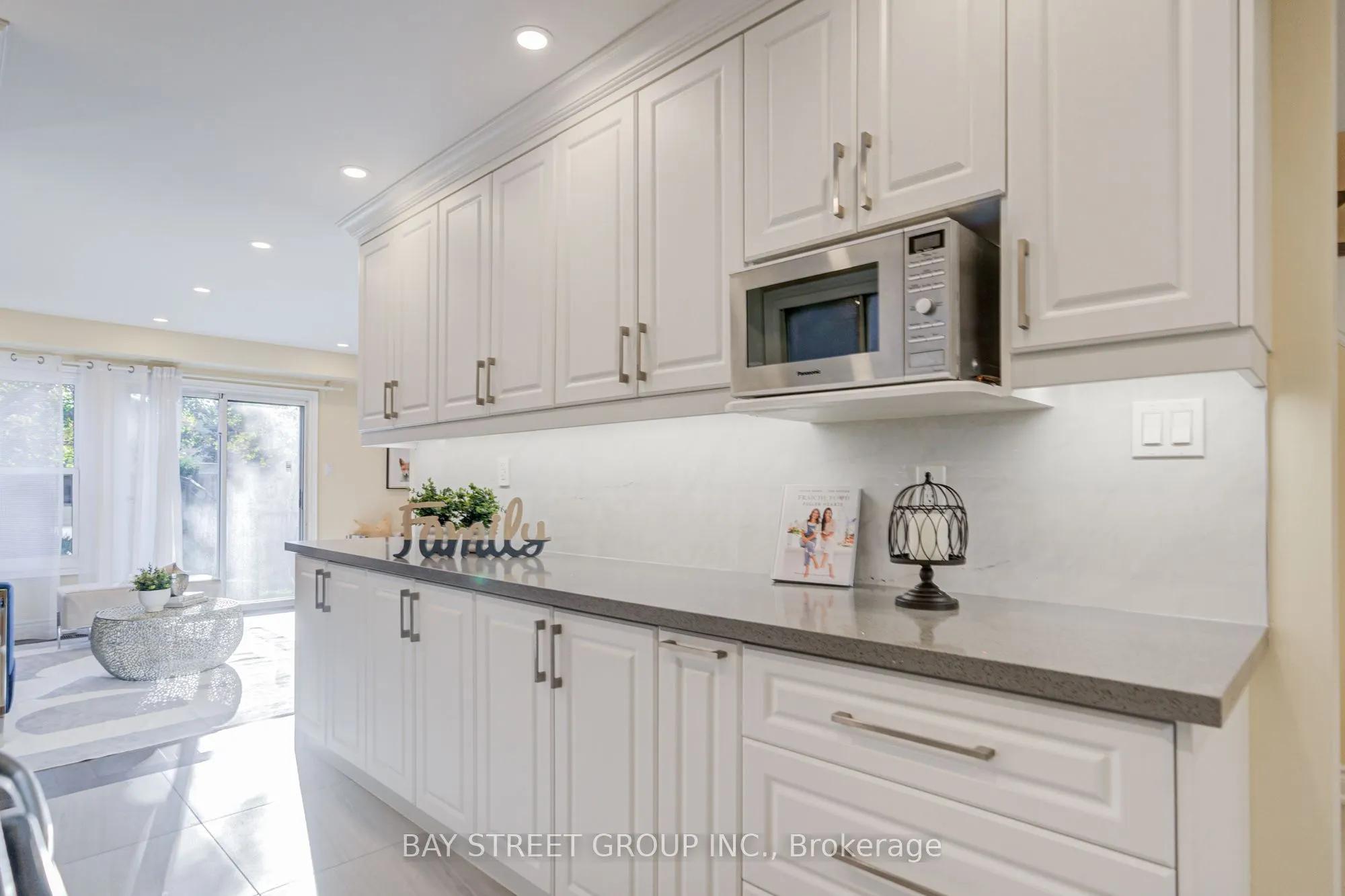 107 Enchanted Hills Crescent