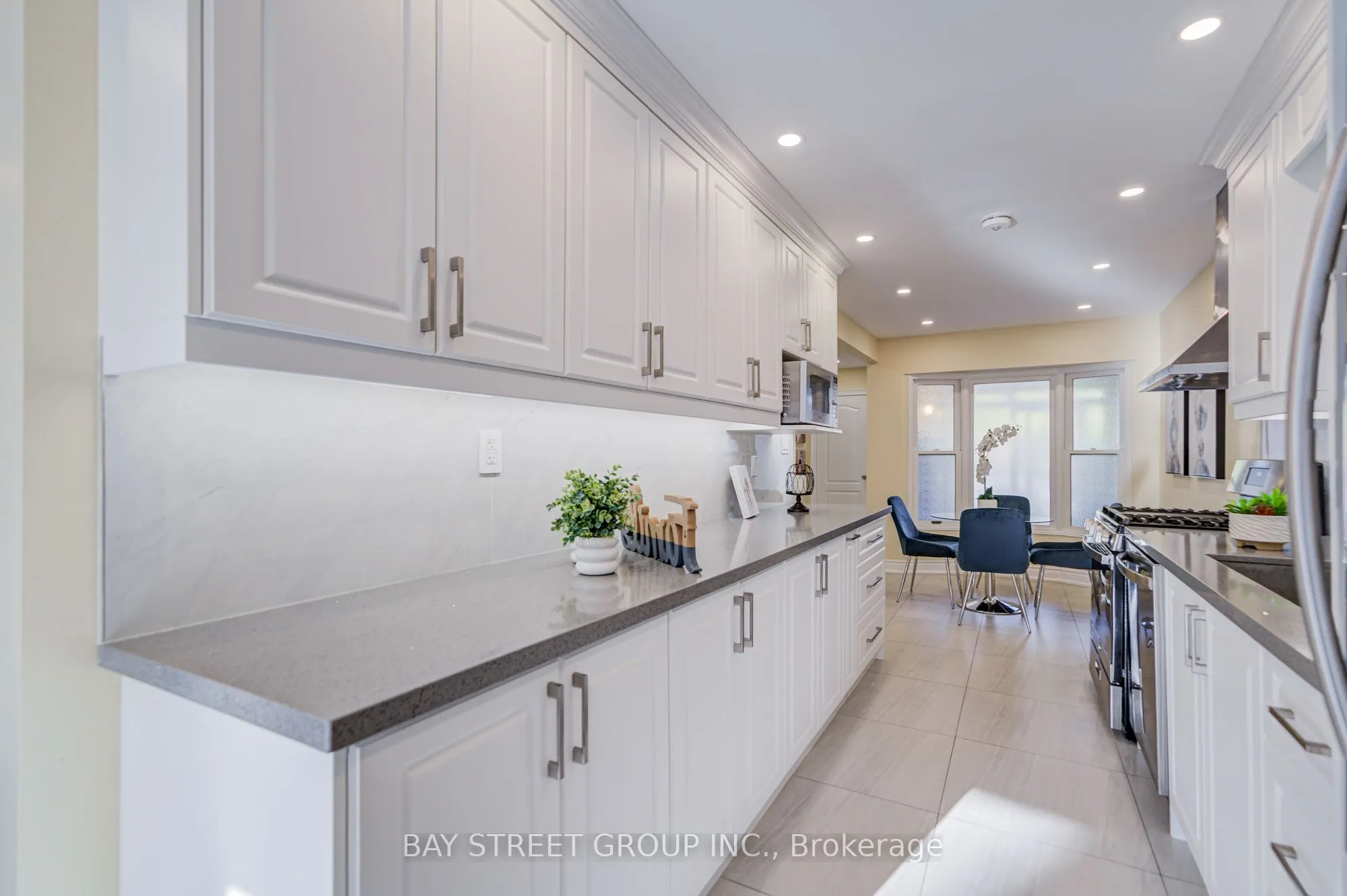 107 Enchanted Hills Crescent