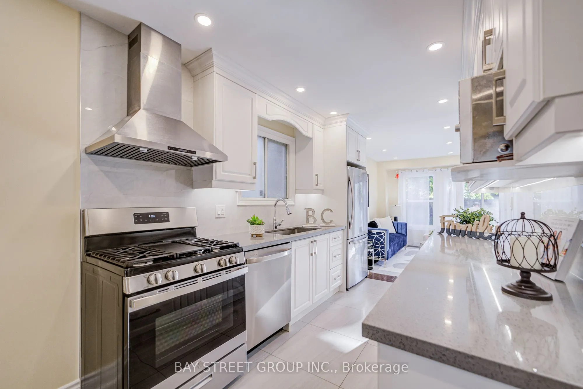 107 Enchanted Hills Crescent
