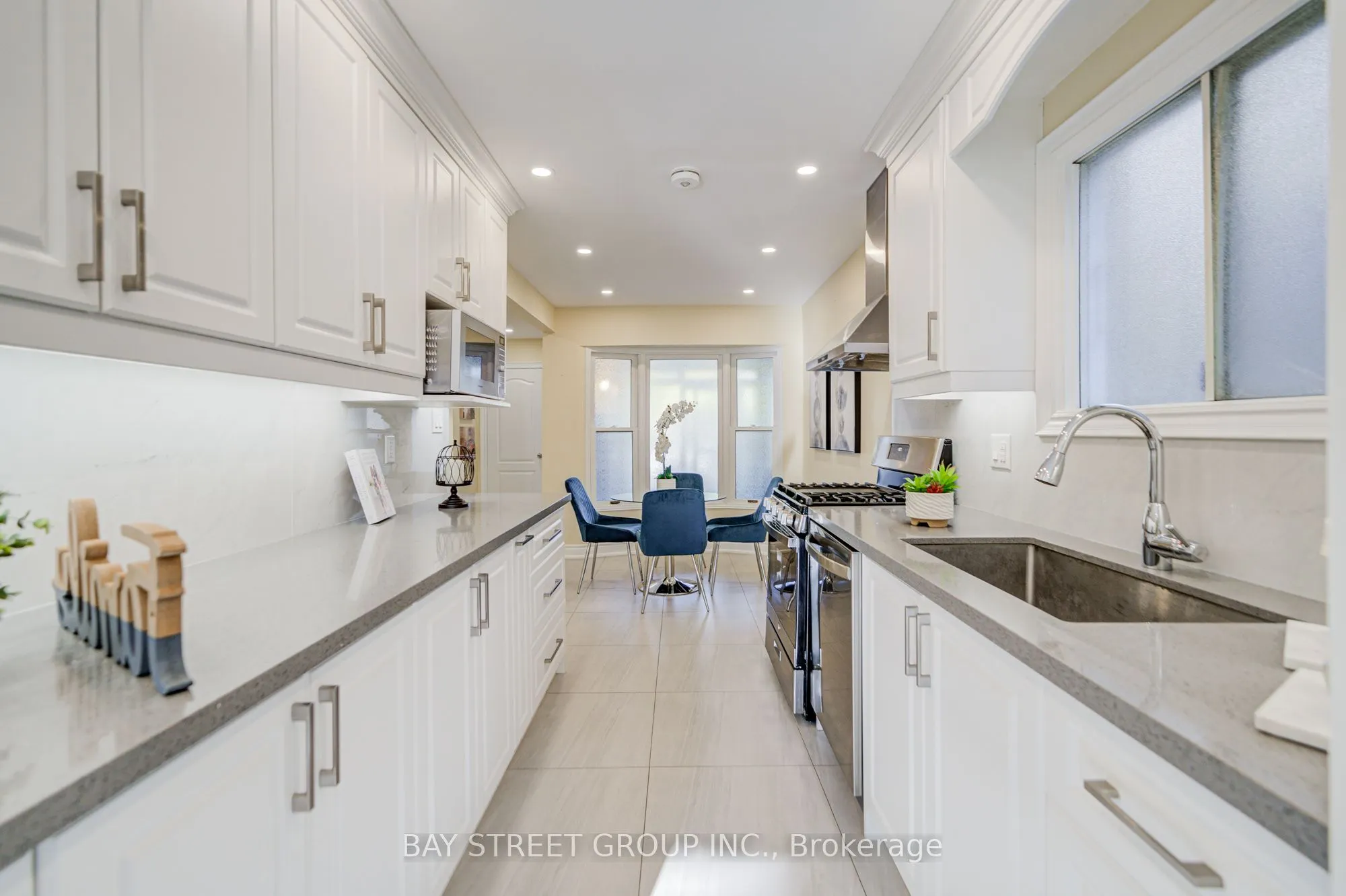 107 Enchanted Hills Crescent