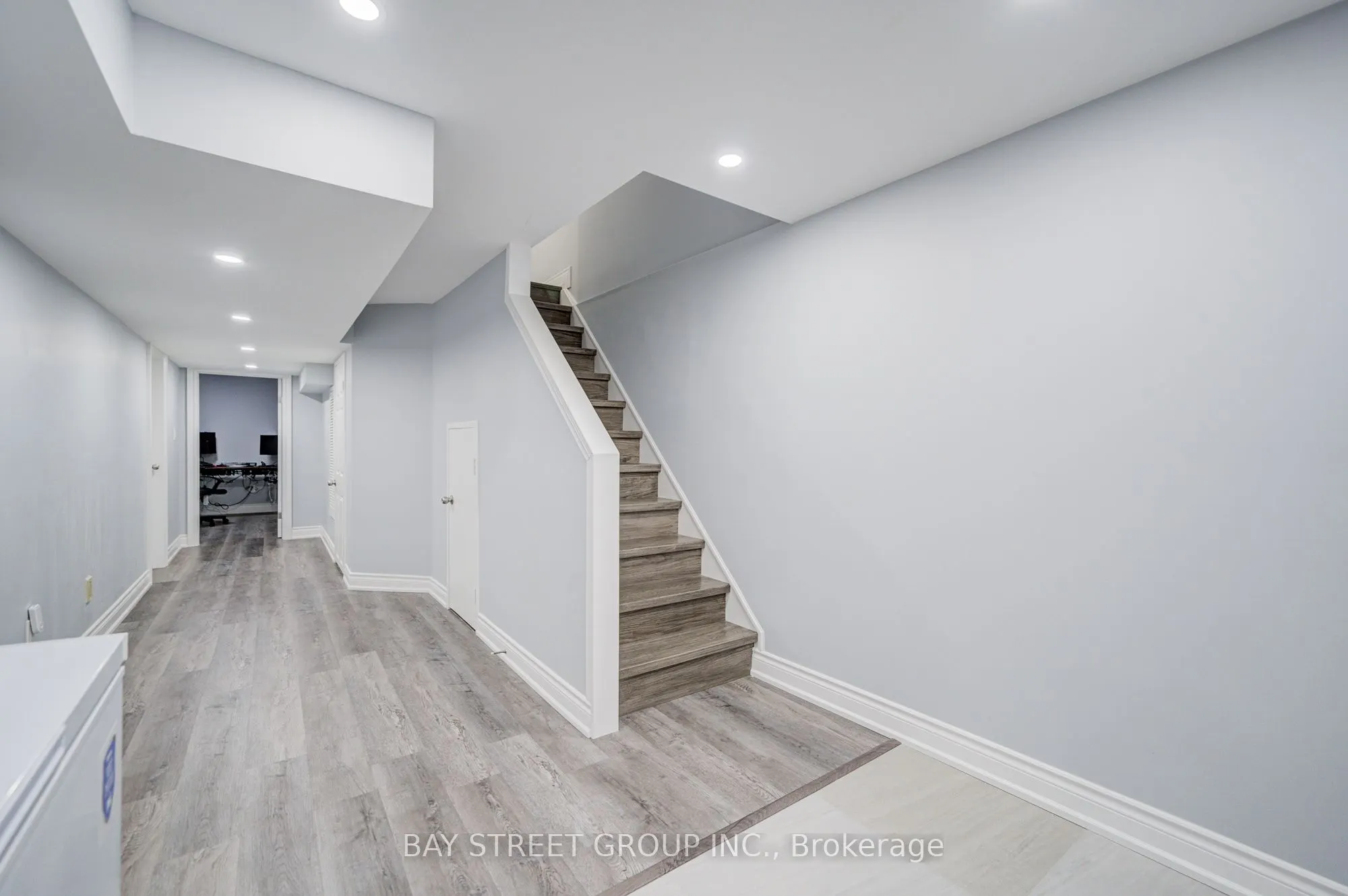 107 Enchanted Hills Crescent