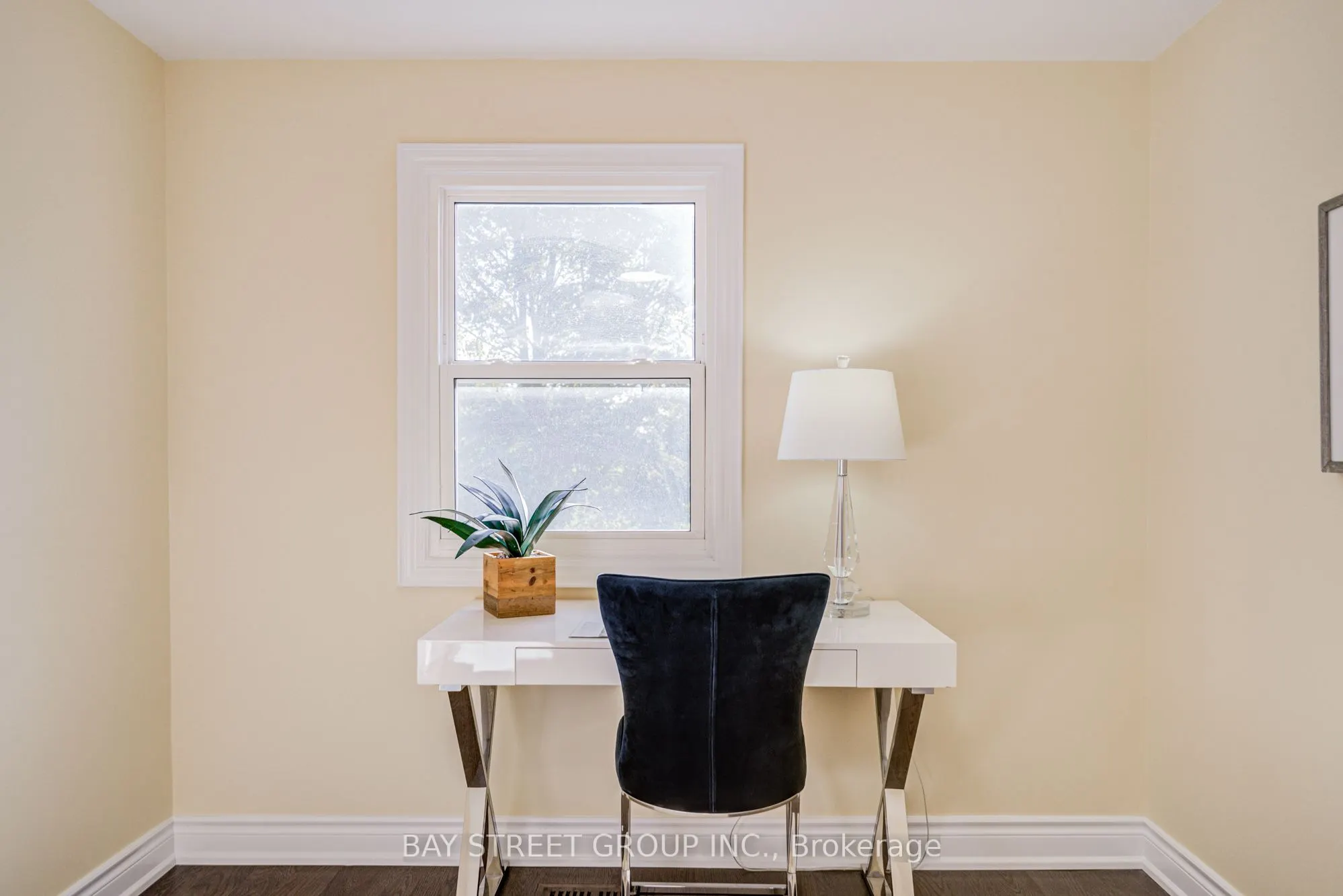 107 Enchanted Hills Crescent