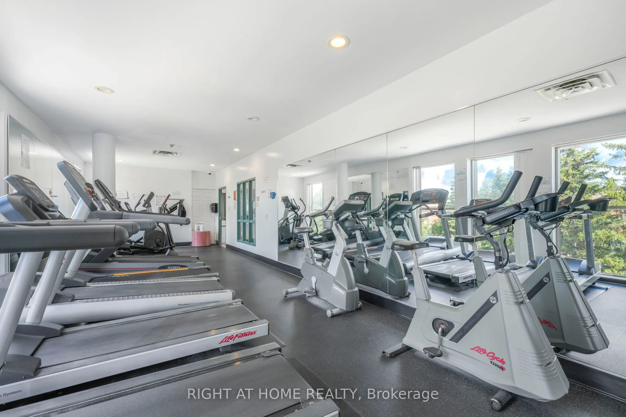 2466 Eglinton Avenue E, #707