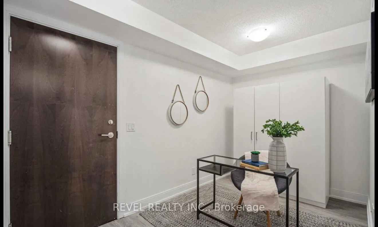 125 Village Green Square, #3106