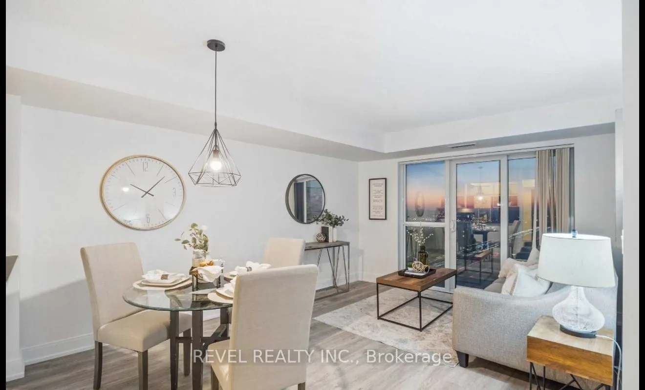 125 Village Green Square, #3106