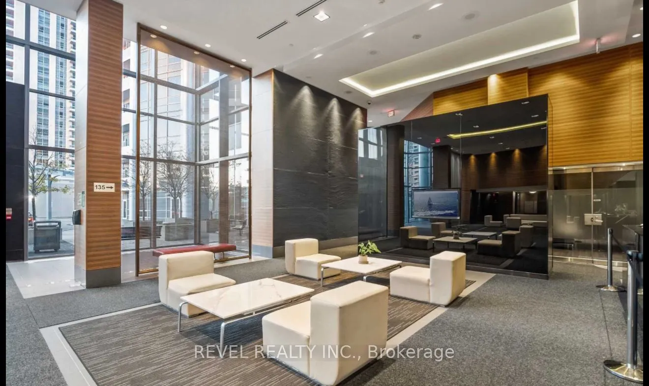 125 Village Green Square, #3106