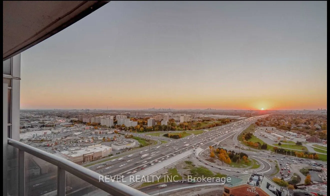 125 Village Green Square, #3106