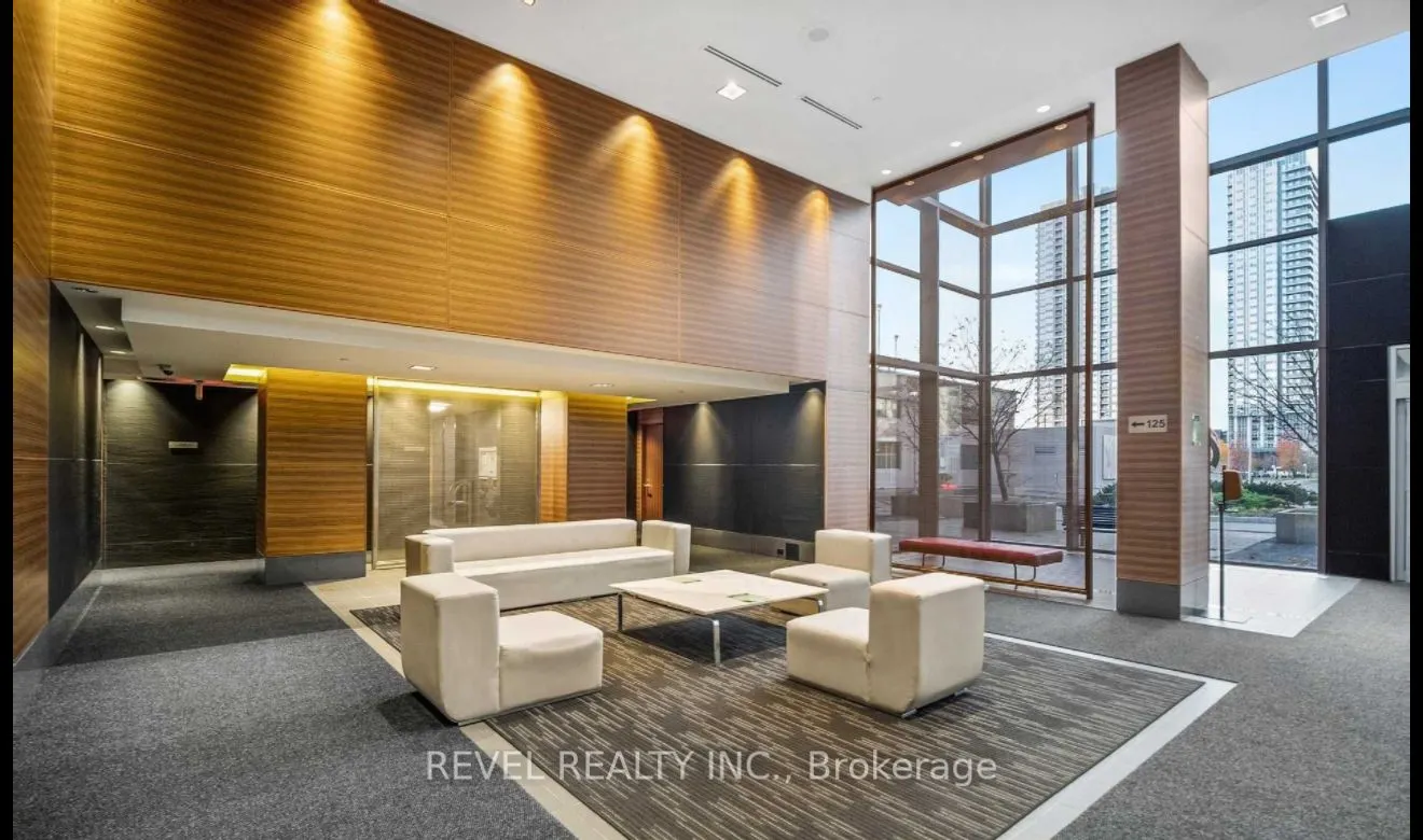125 Village Green Square, #3106
