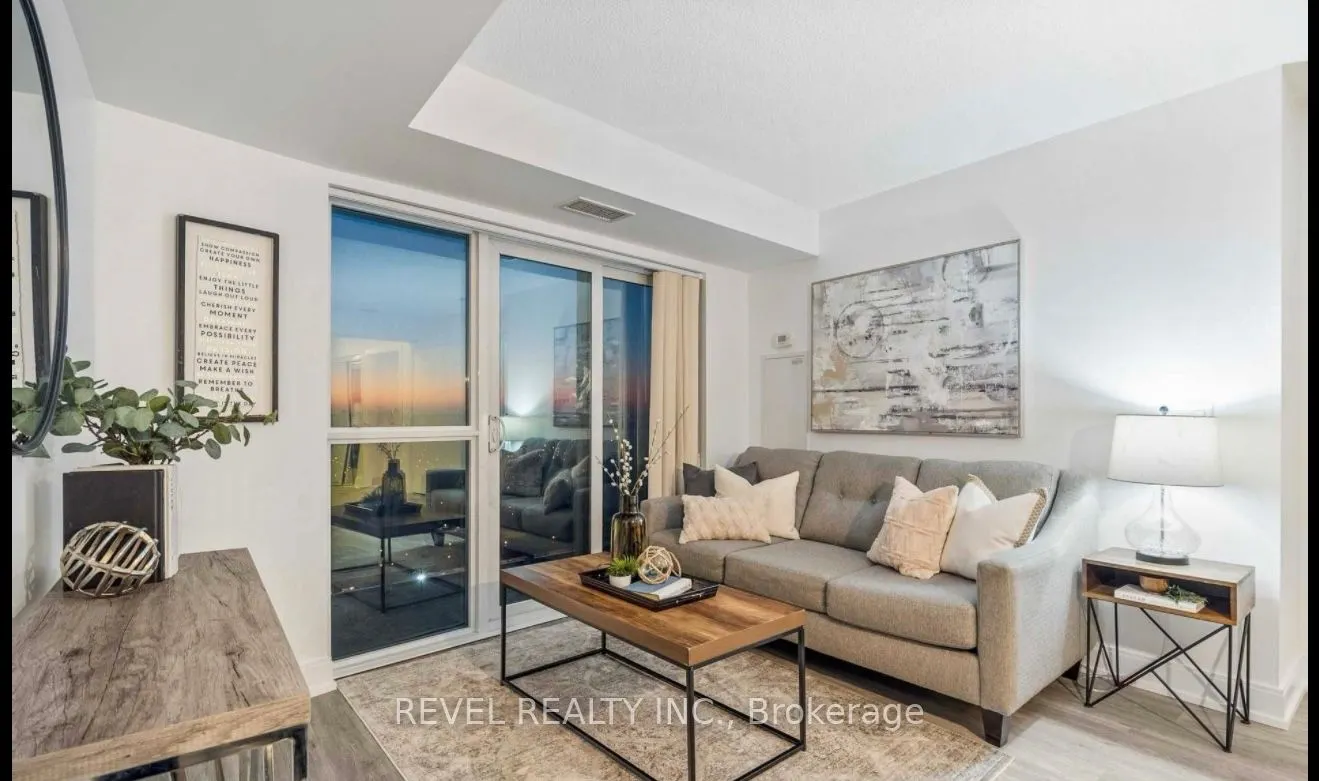 125 Village Green Square, #3106