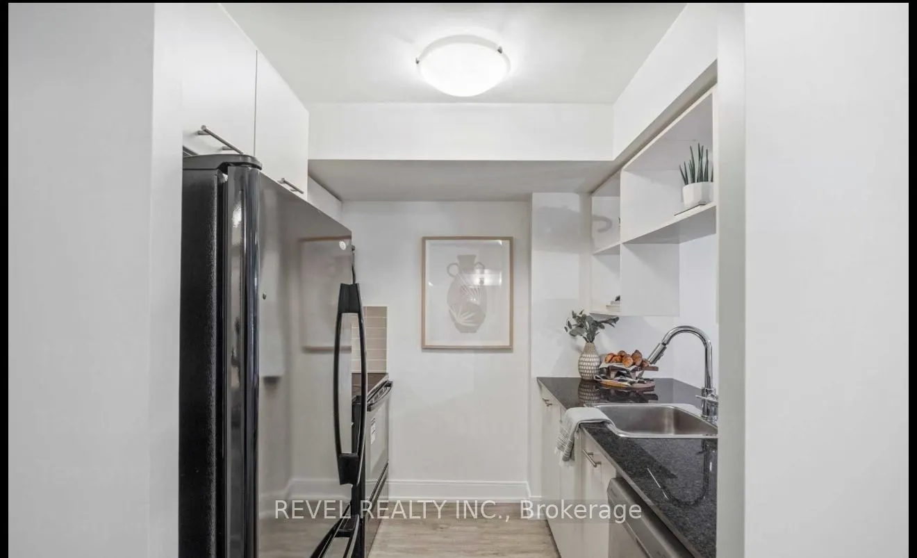 125 Village Green Square, #3106