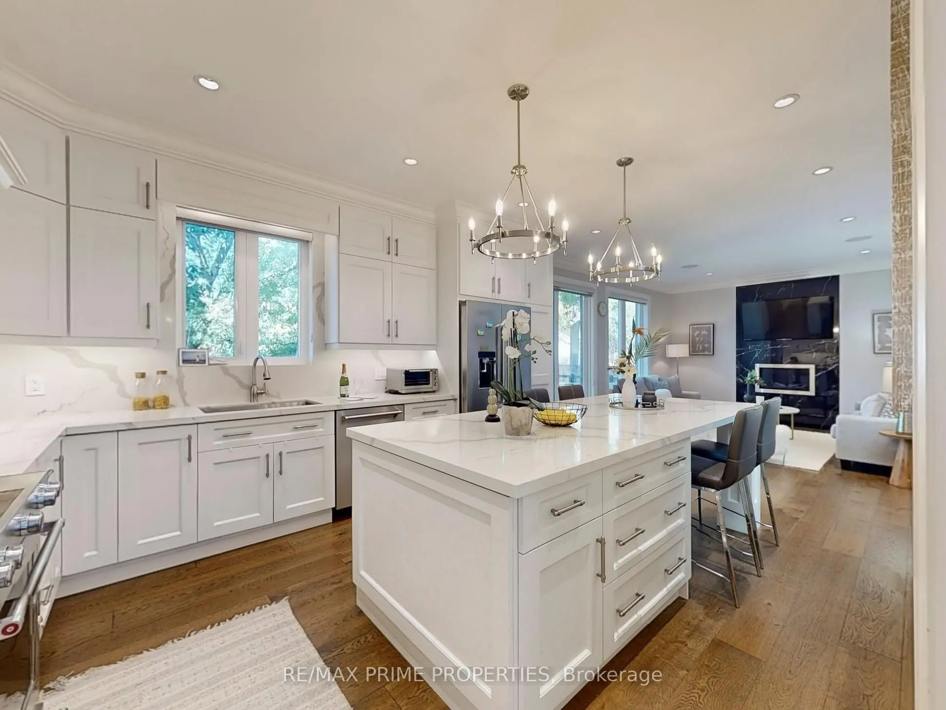 116 Pinegrove Avenue