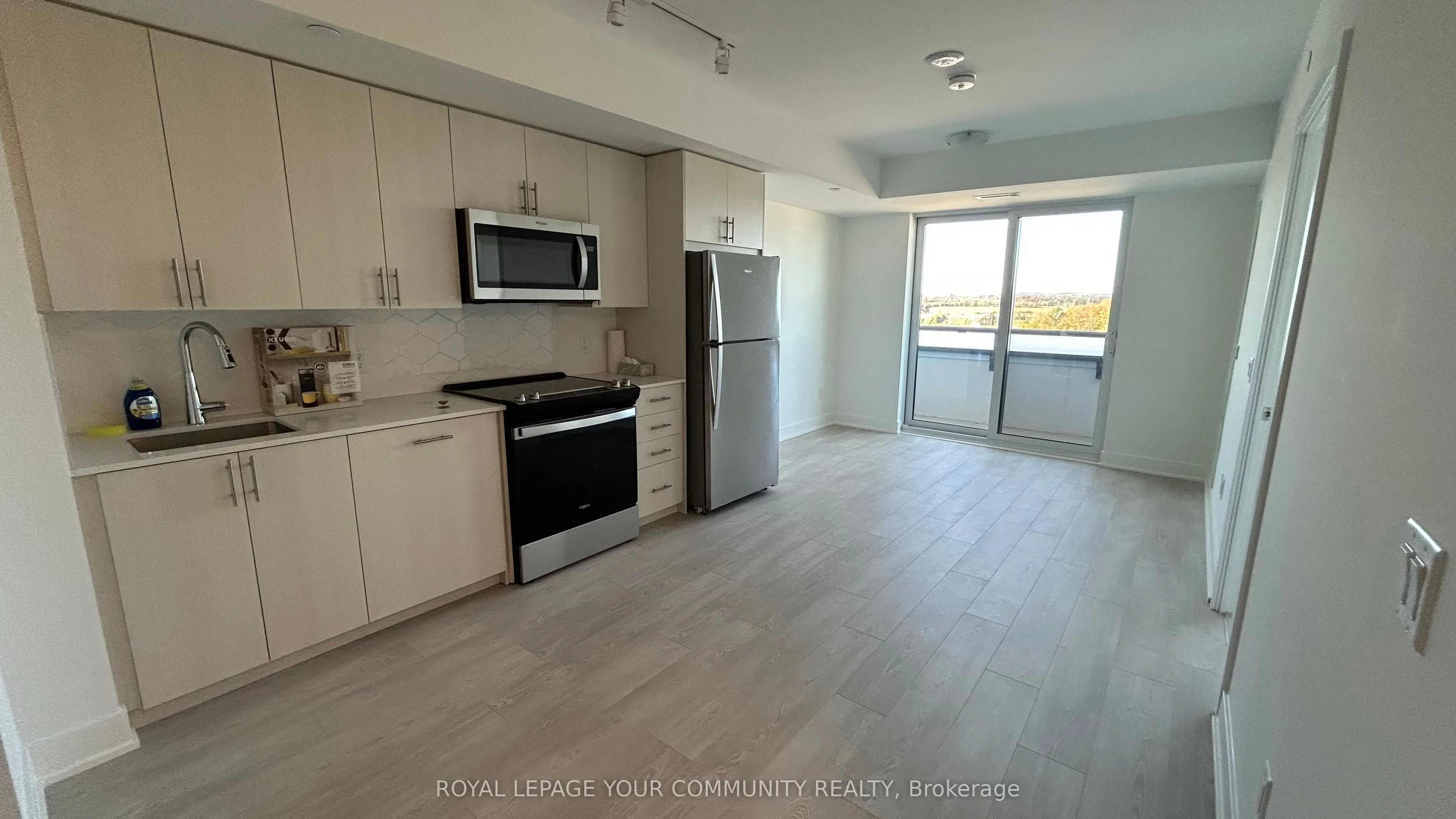 2545 Simcoe Street, #1032
