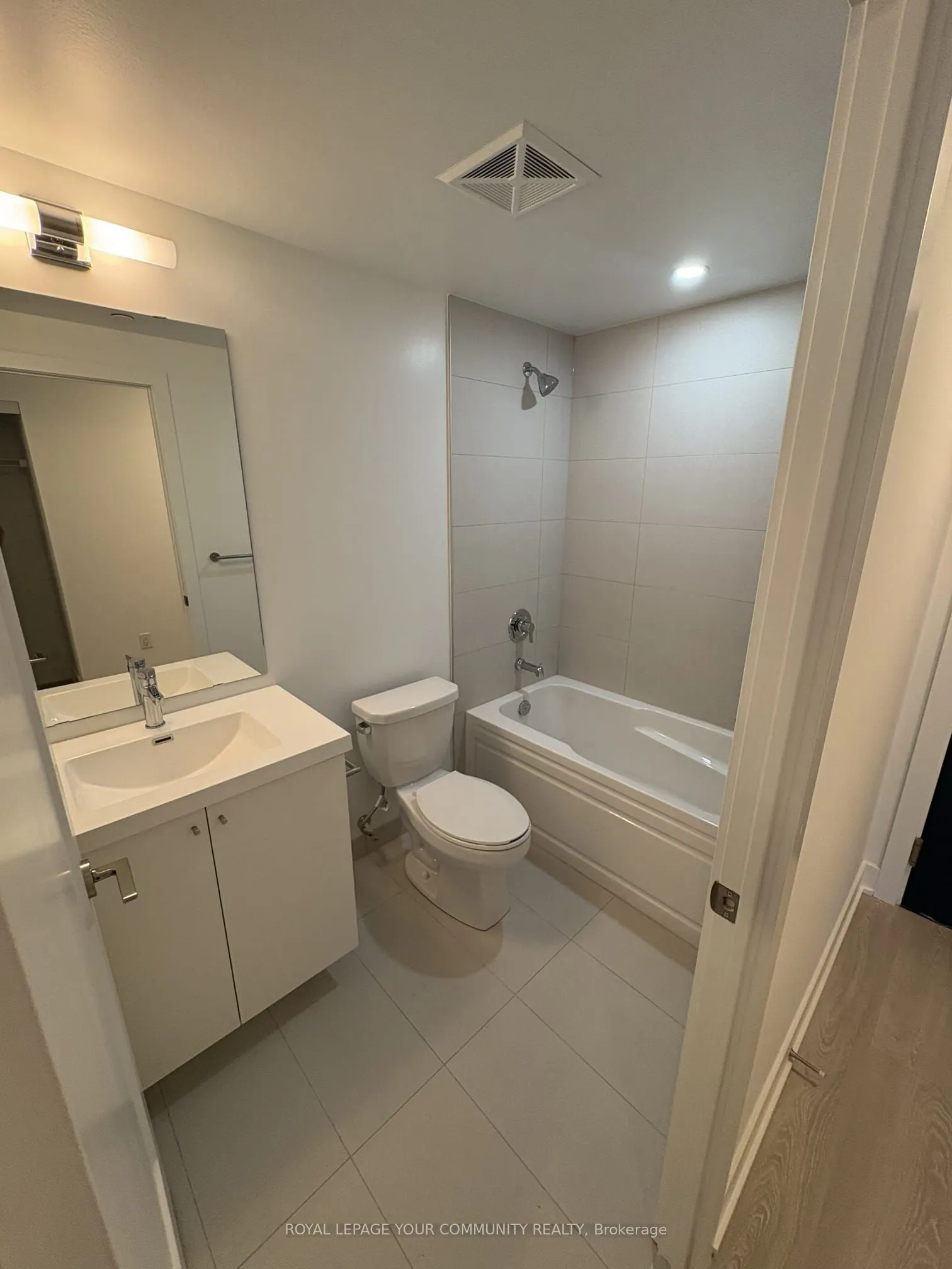 2545 Simcoe Street, #1032