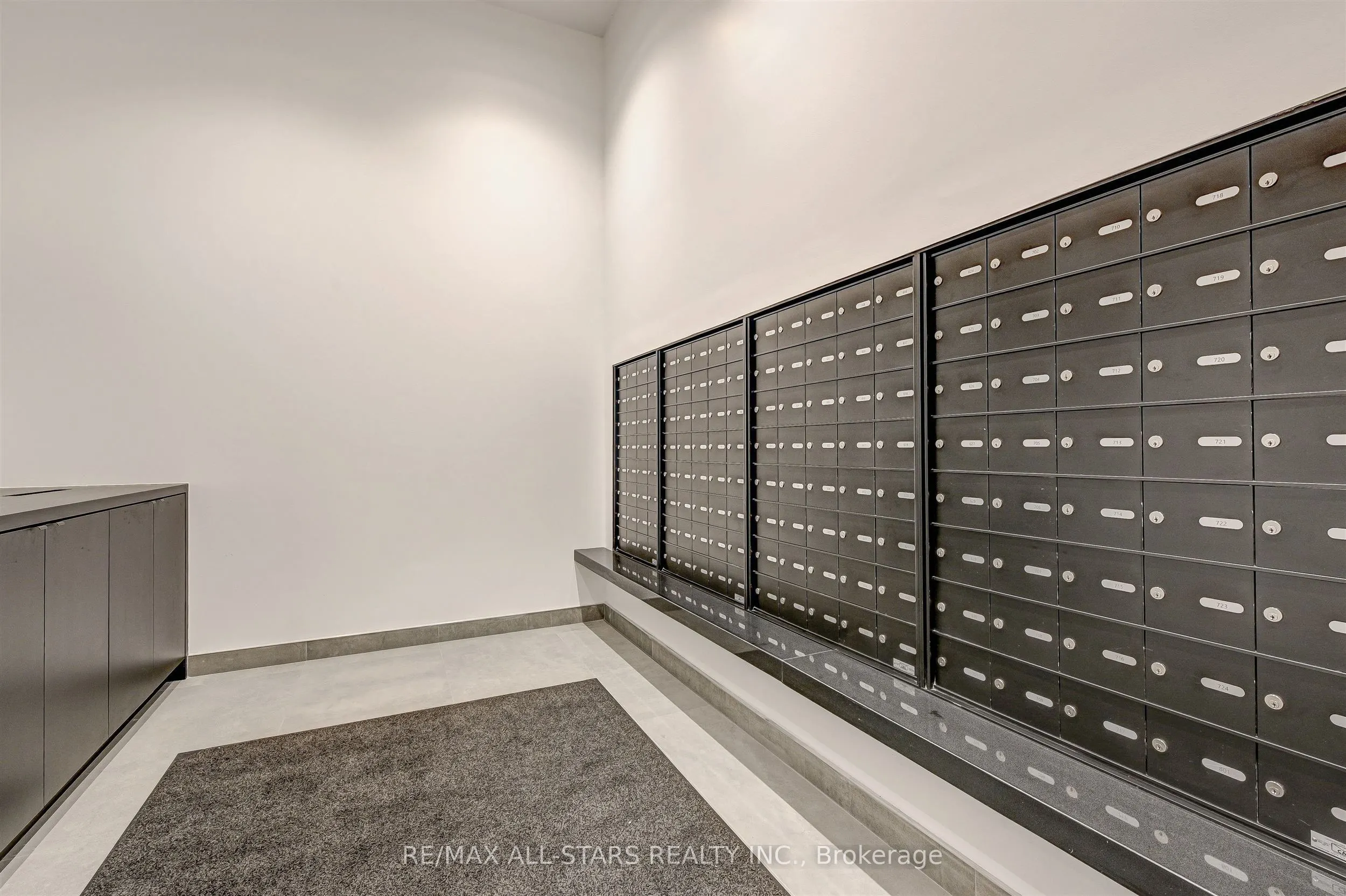2799 kingston Road, #611