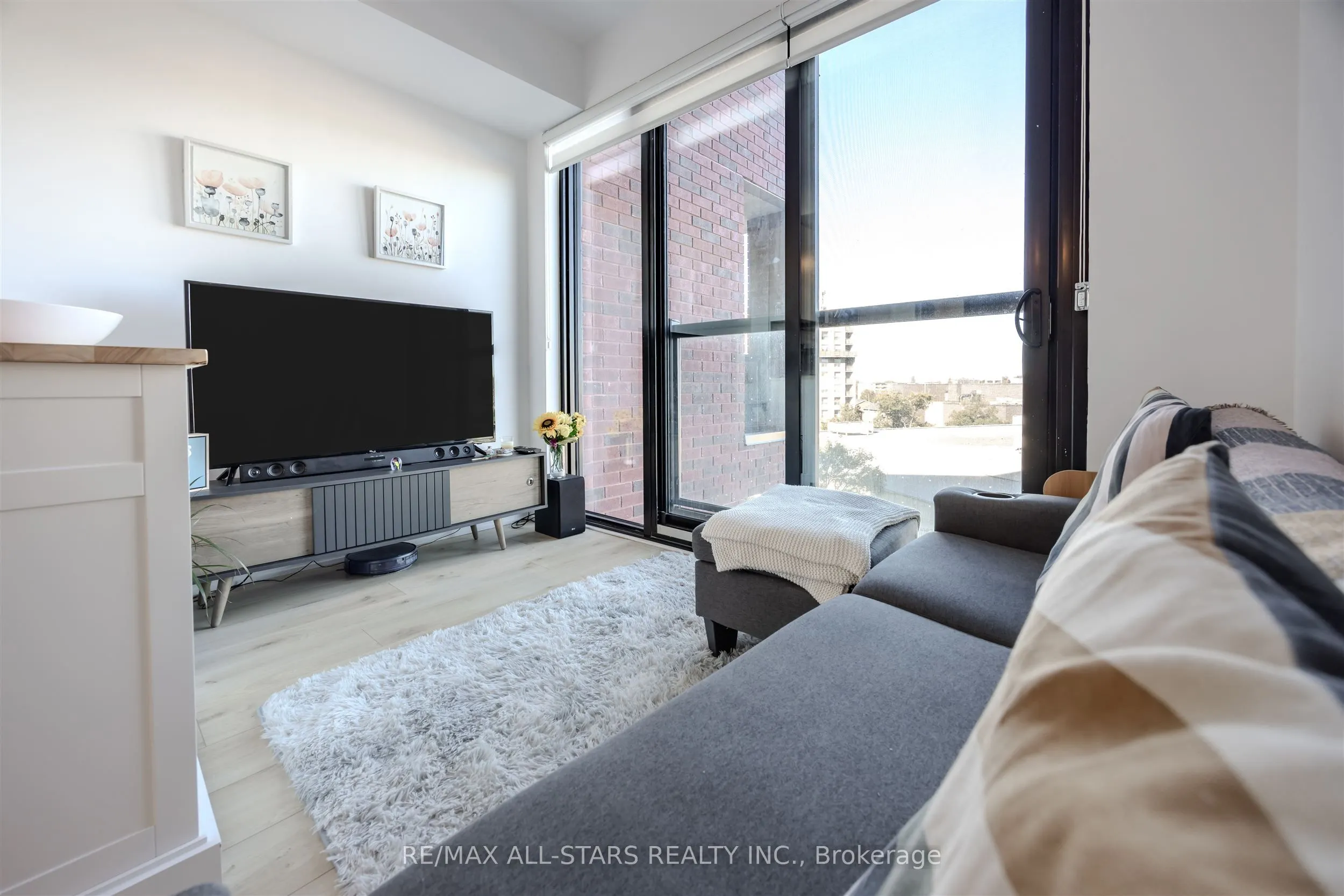 2799 kingston Road, #611