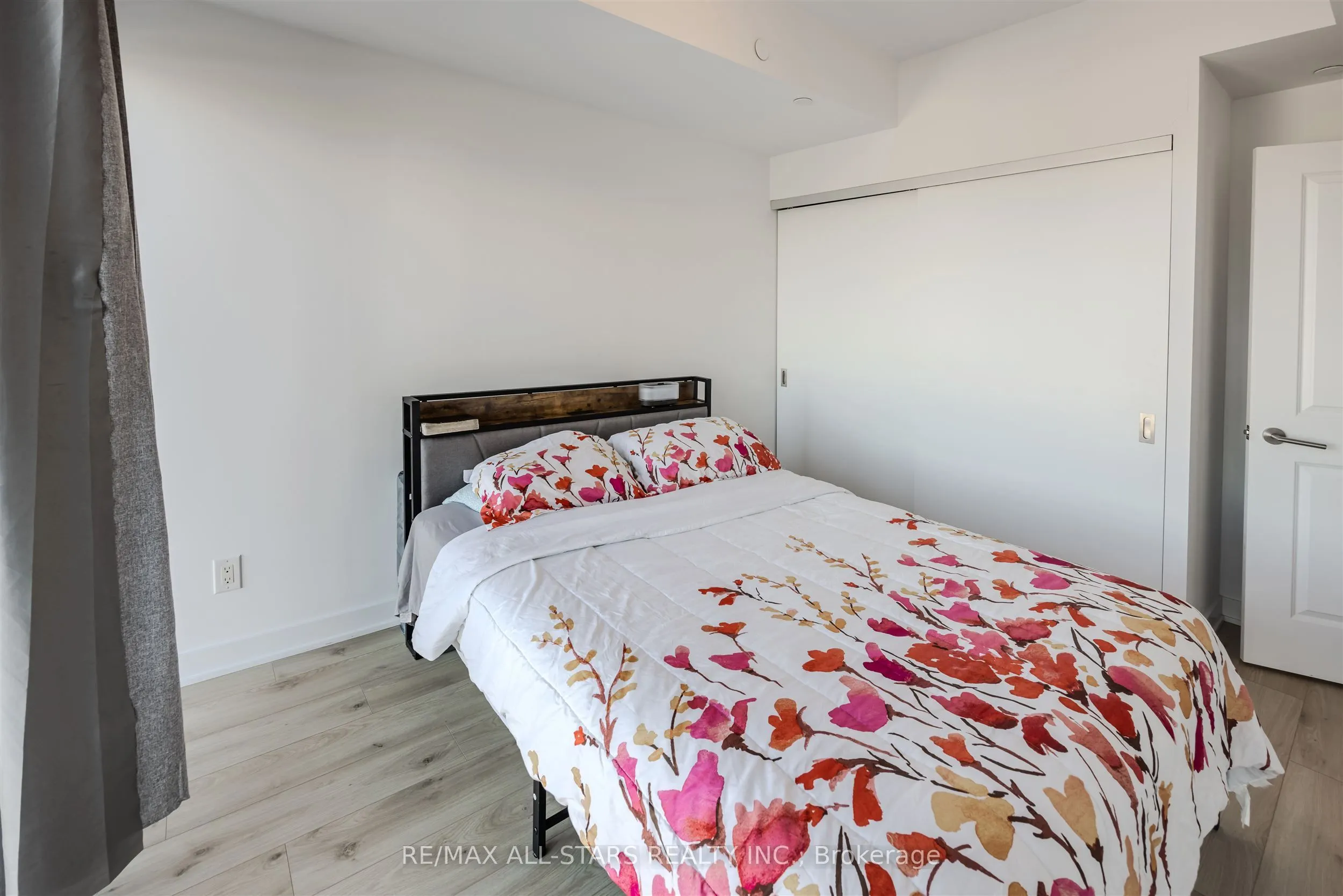2799 kingston Road, #611