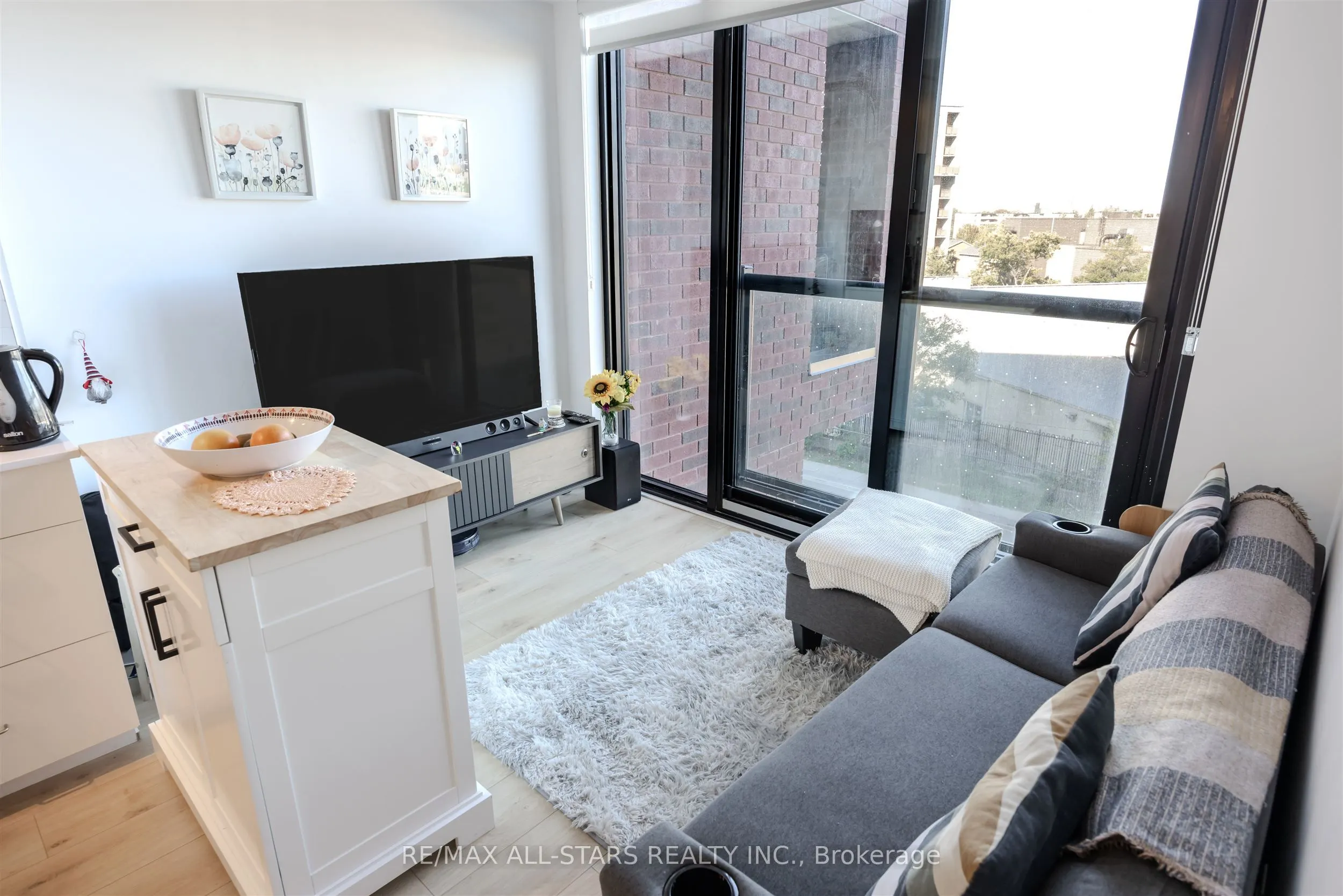 2799 kingston Road, #611
