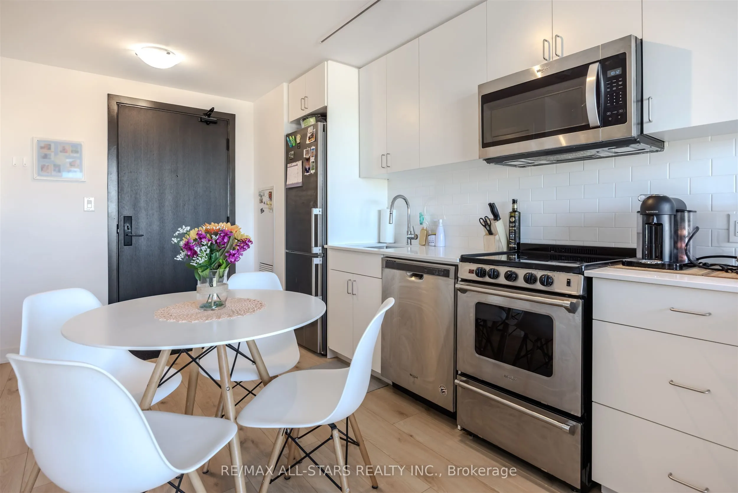 2799 kingston Road, #611