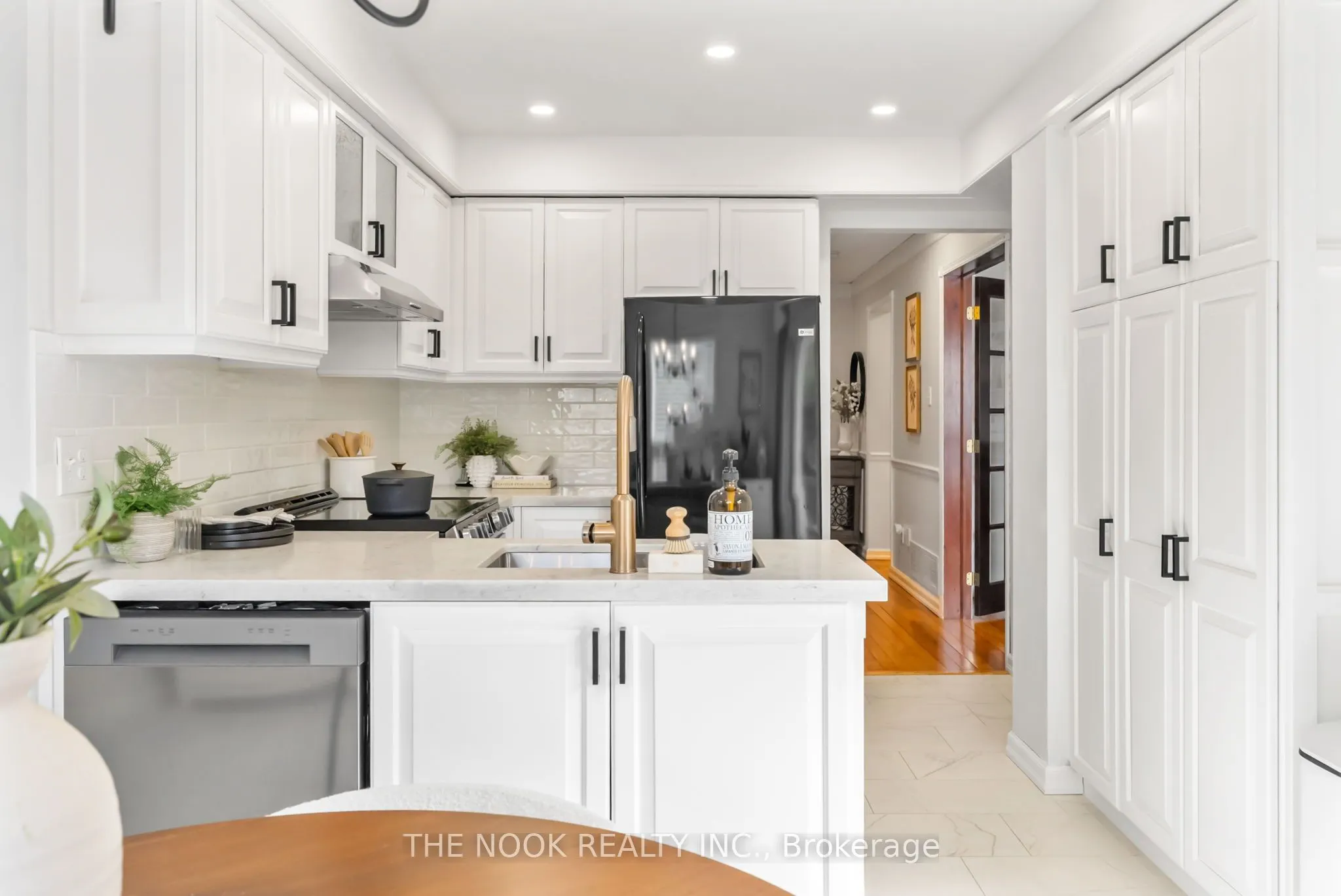 1090 Benton Crescent