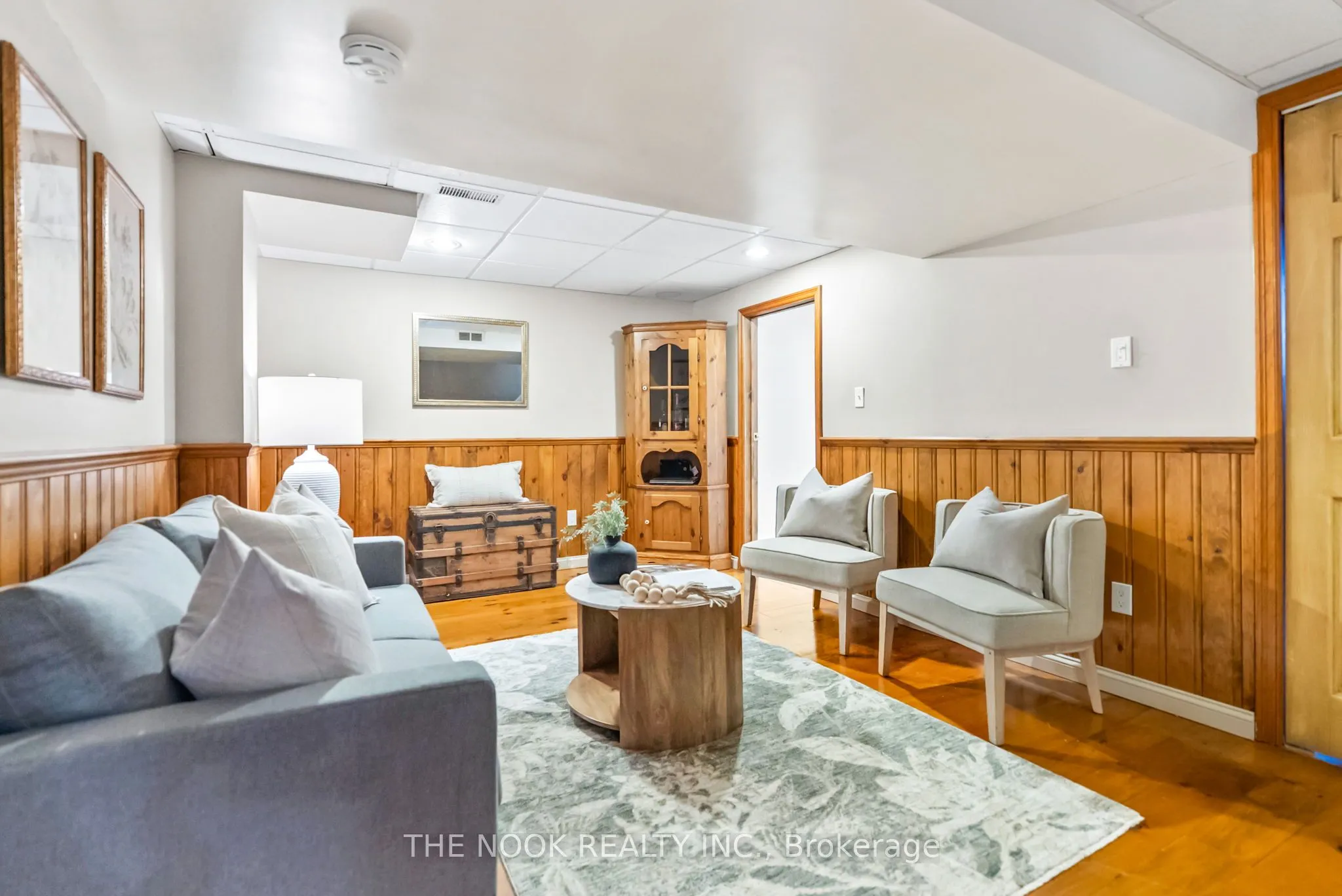 1090 Benton Crescent