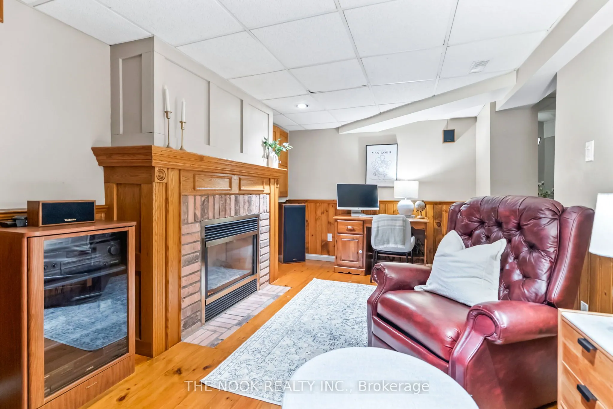 1090 Benton Crescent
