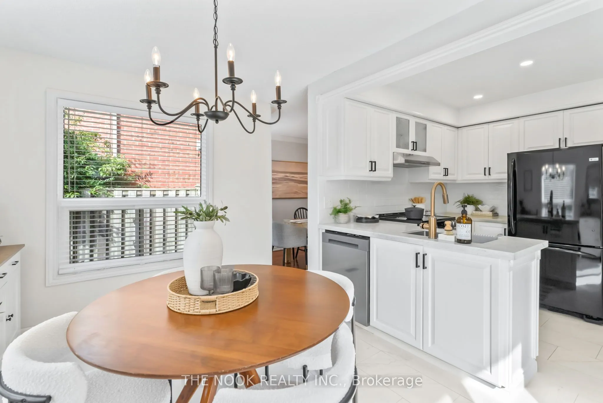 1090 Benton Crescent