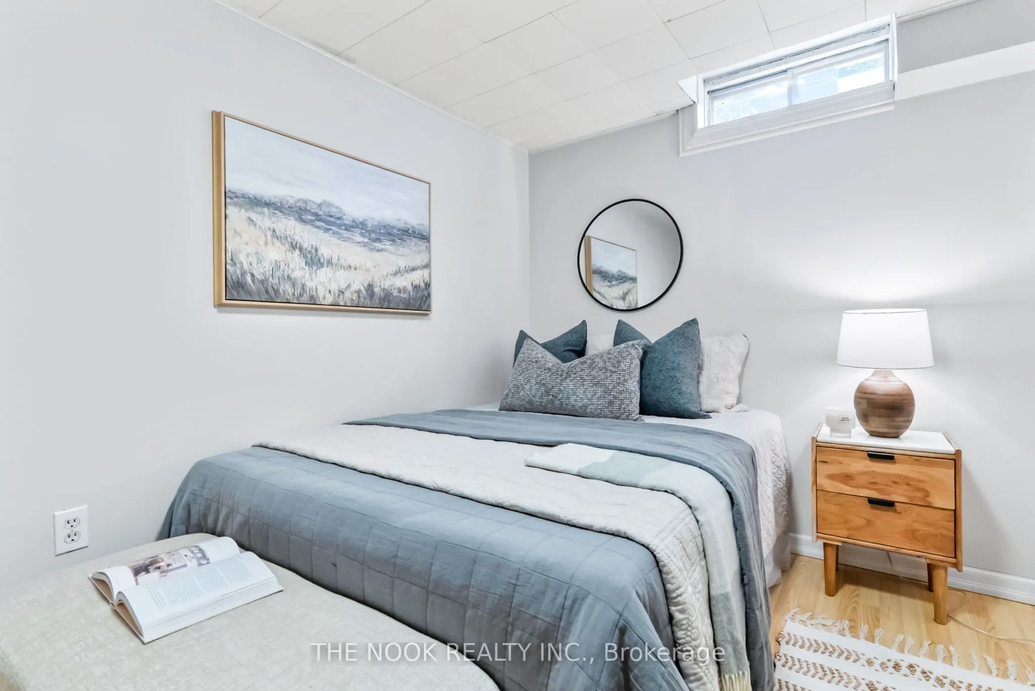 1090 Benton Crescent