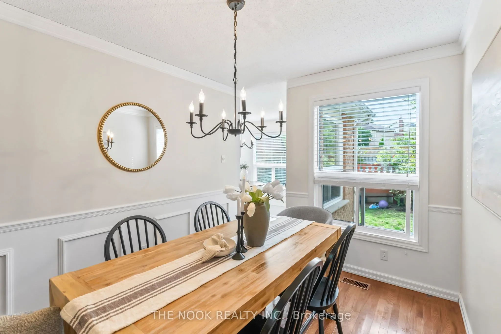 1090 Benton Crescent