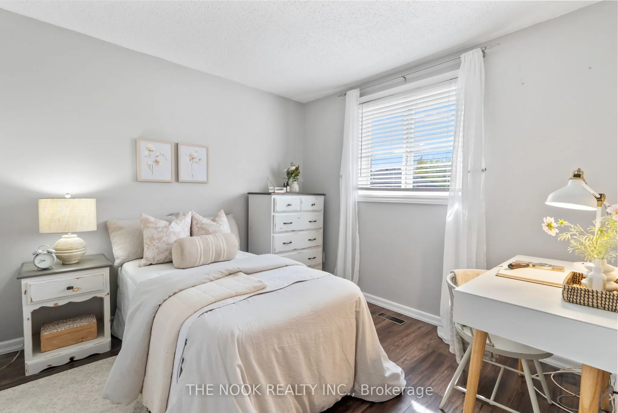 1090 Benton Crescent