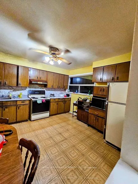898 Kennedy Road, #Main
