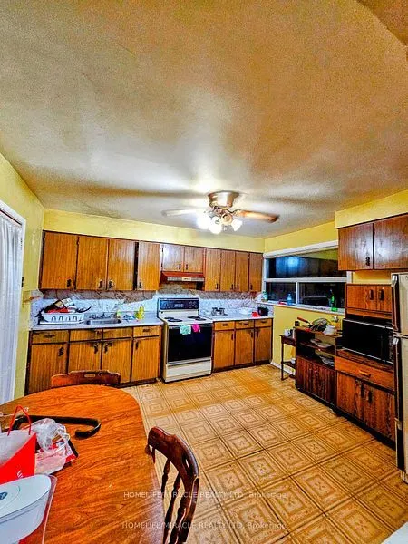 898 Kennedy Road, #Main