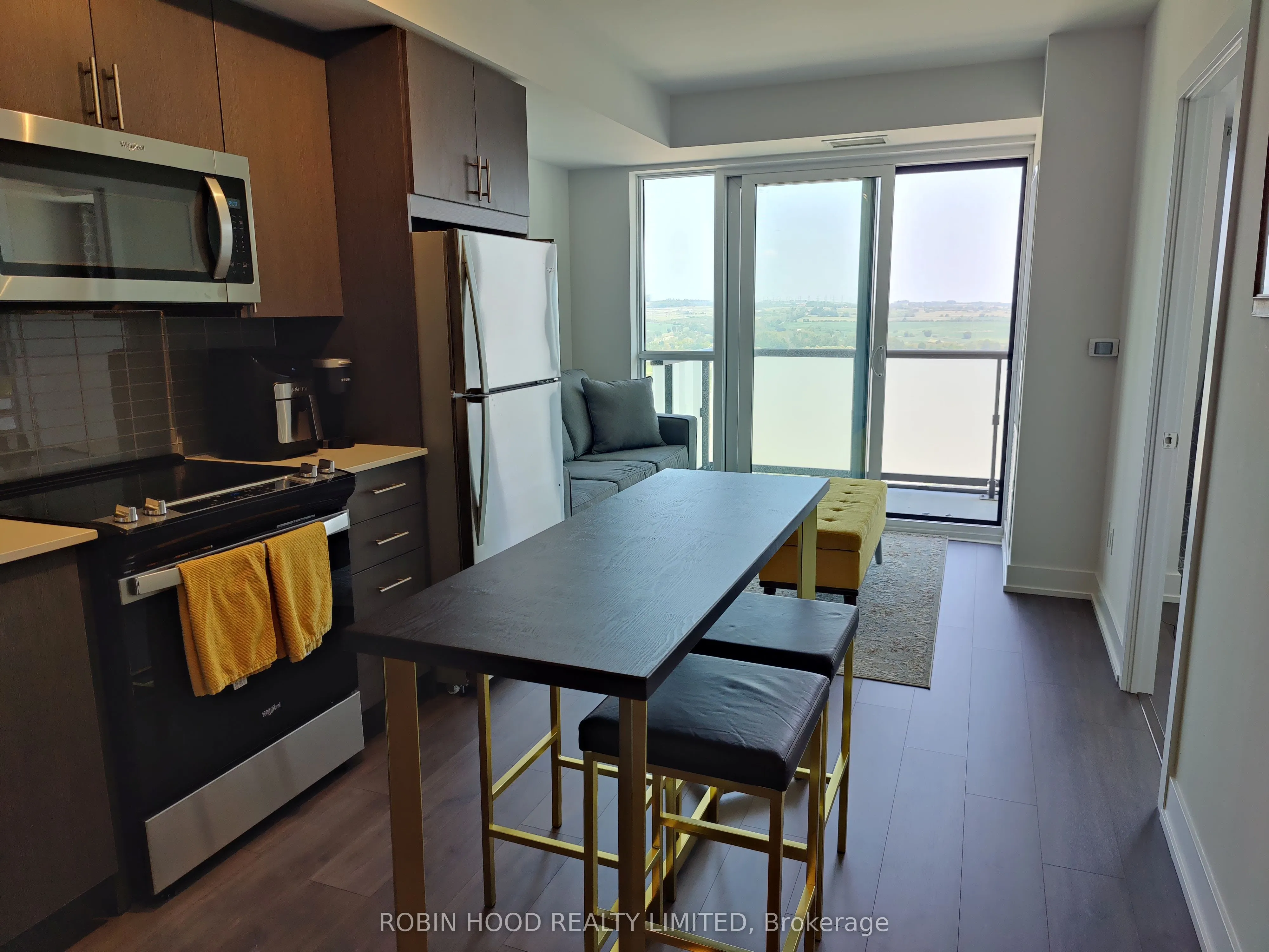 2550 Simcoe Street N, #2214