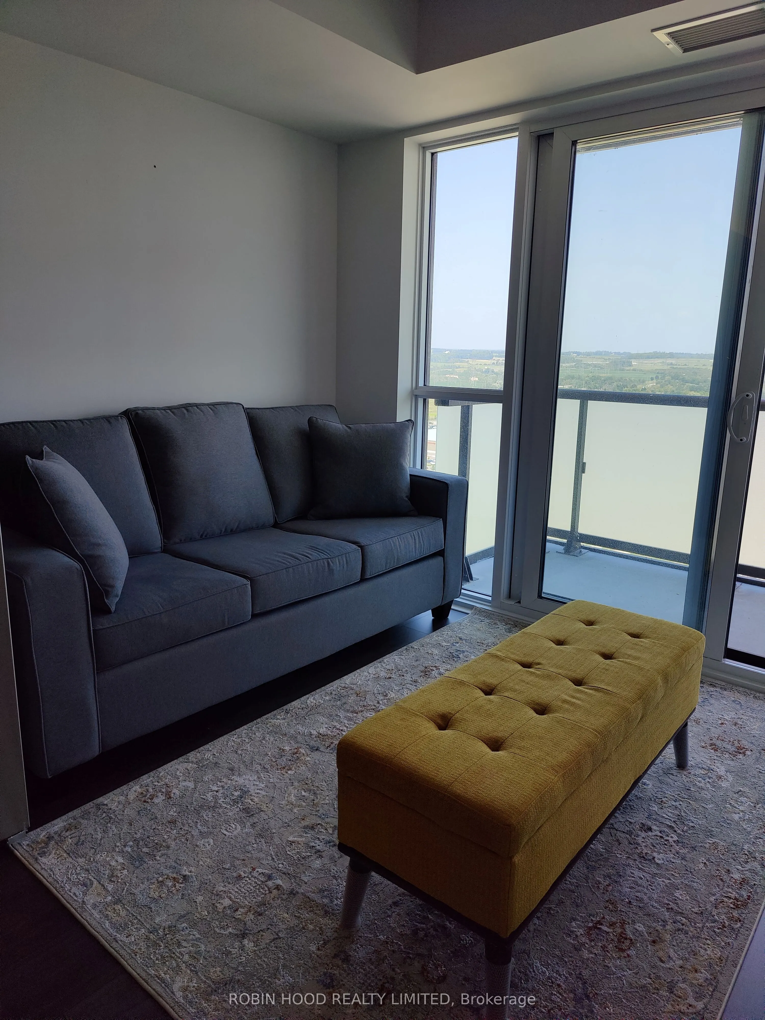 2550 Simcoe Street N, #2214