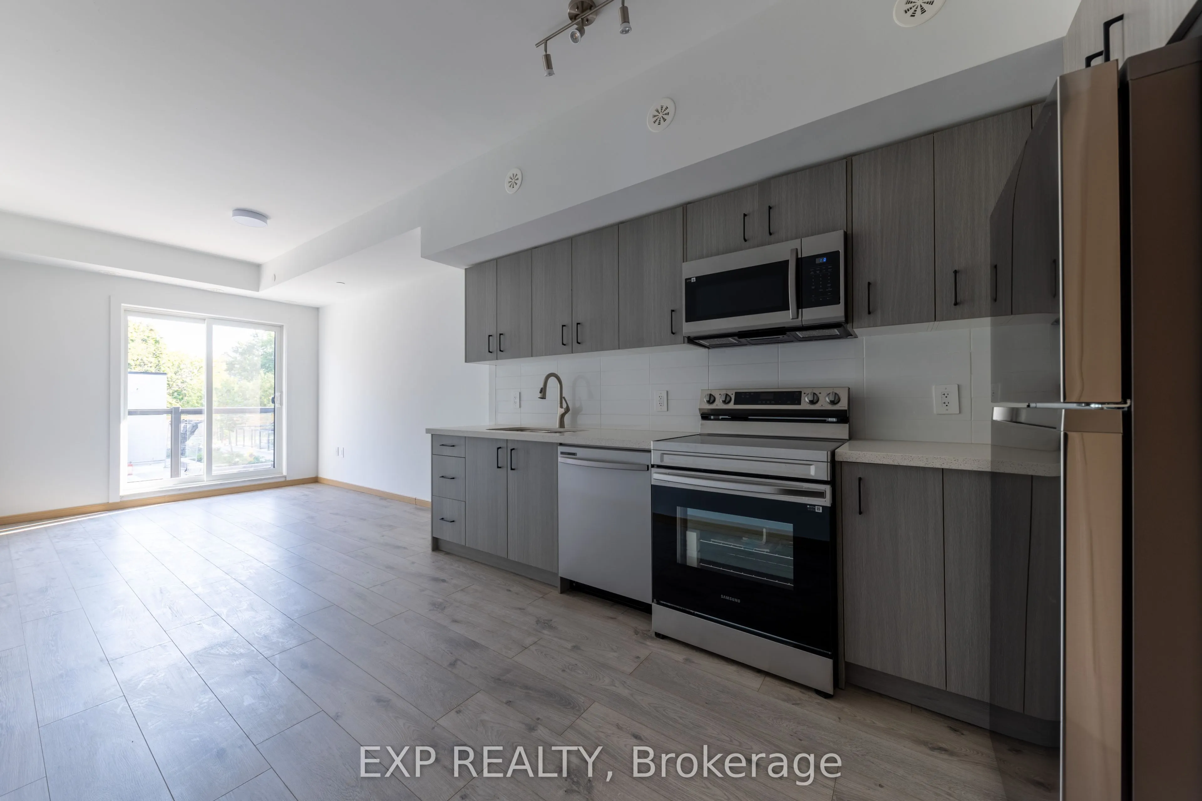 3423 Sheppard Avenue E, #C1-206