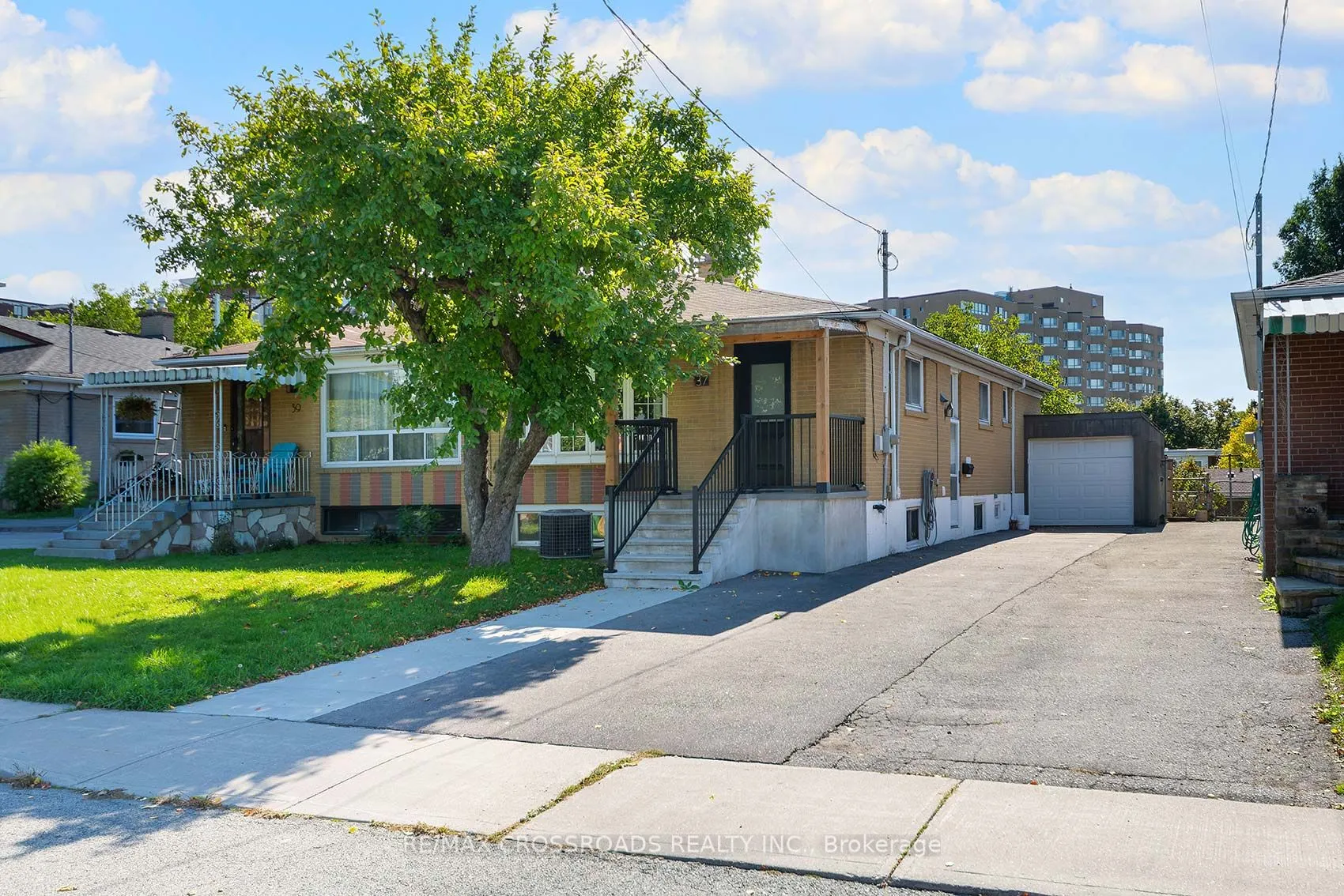 37 Avis Crescent