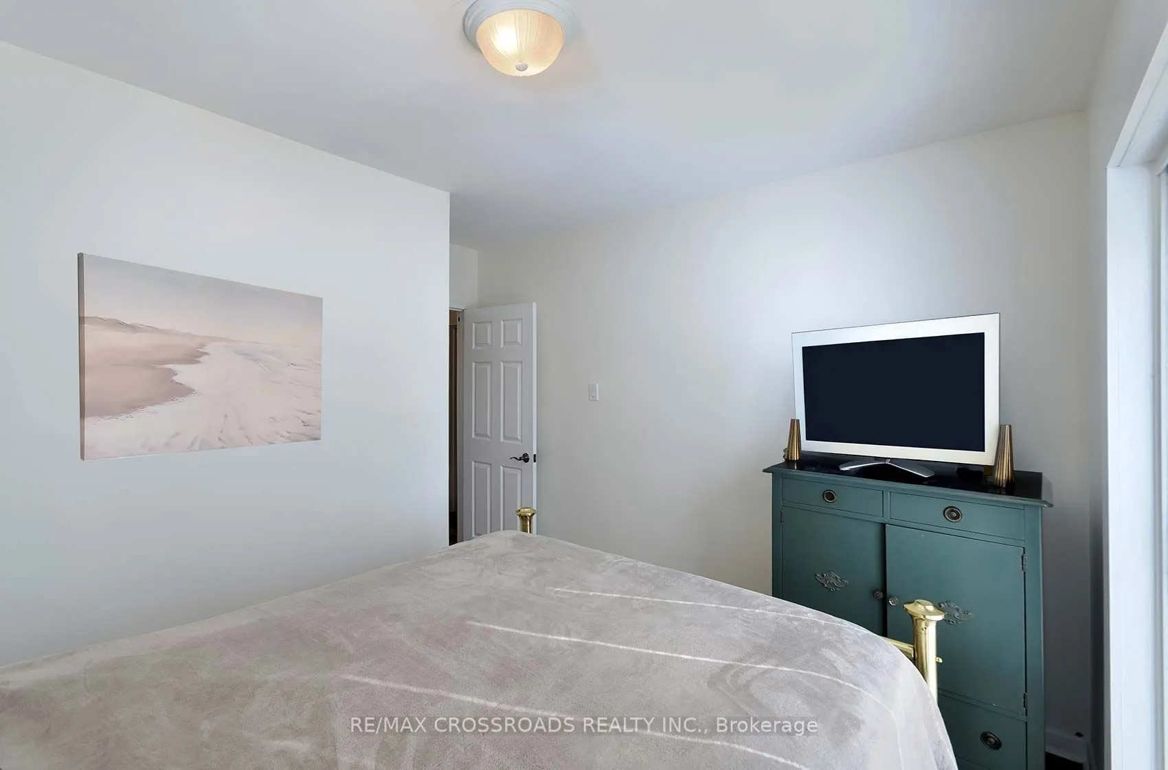 37 Avis Crescent