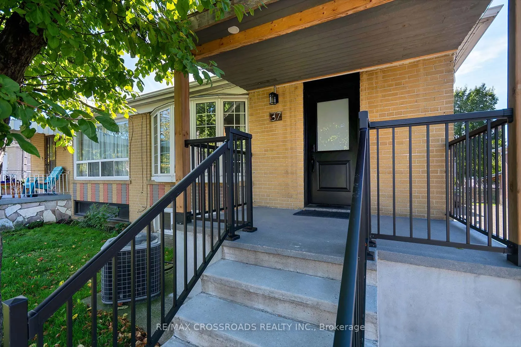 37 Avis Crescent
