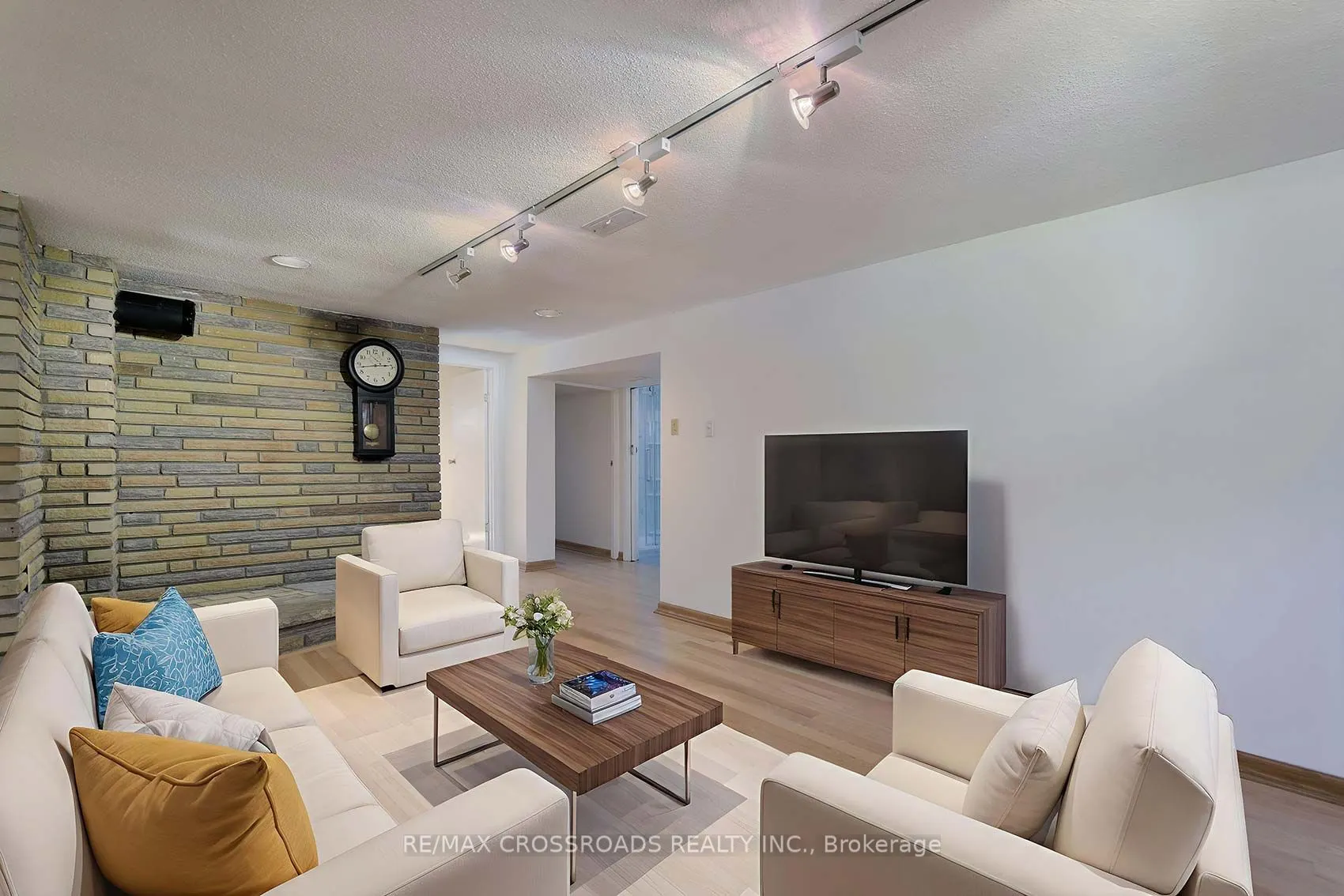 37 Avis Crescent