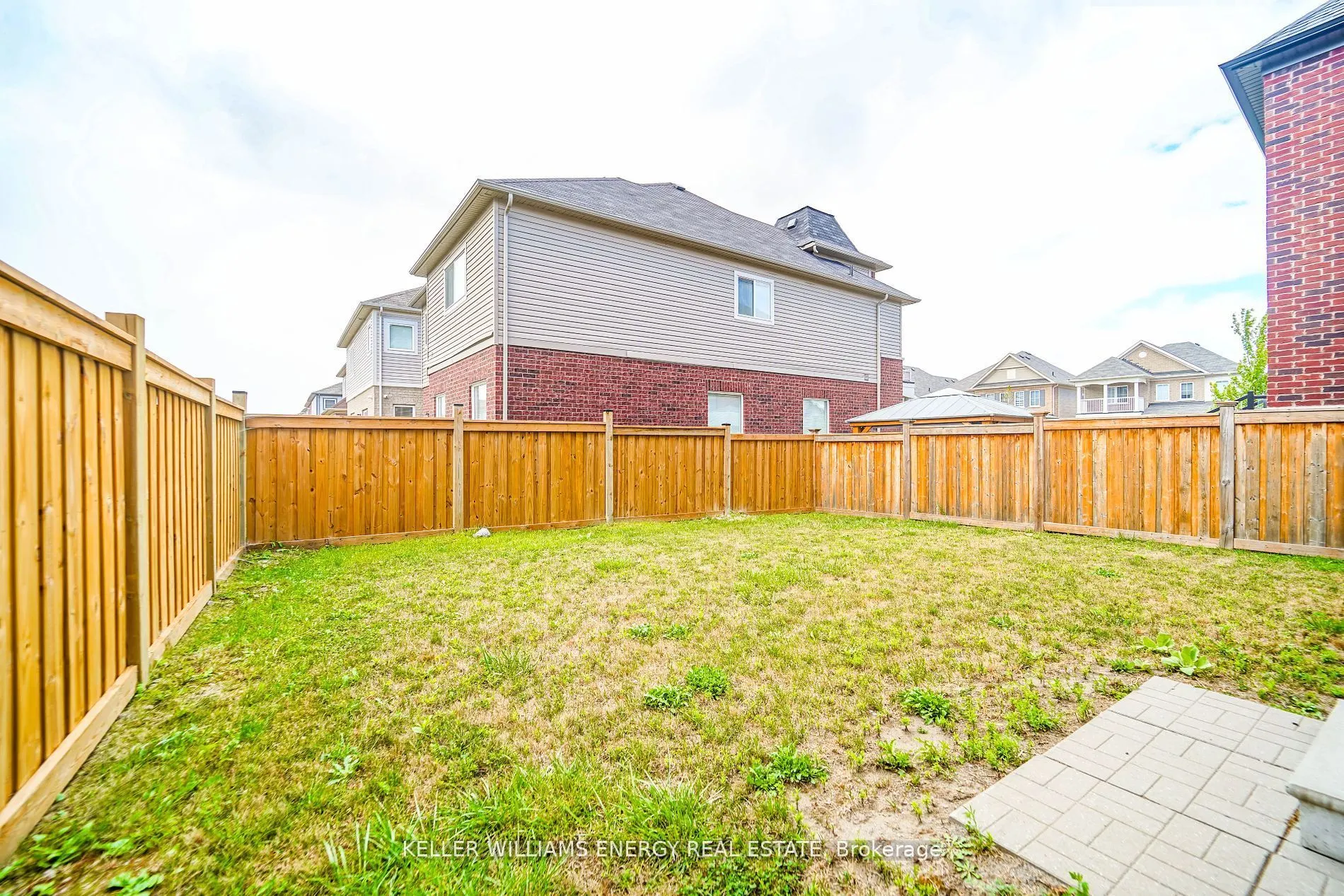 23 Crombie Street