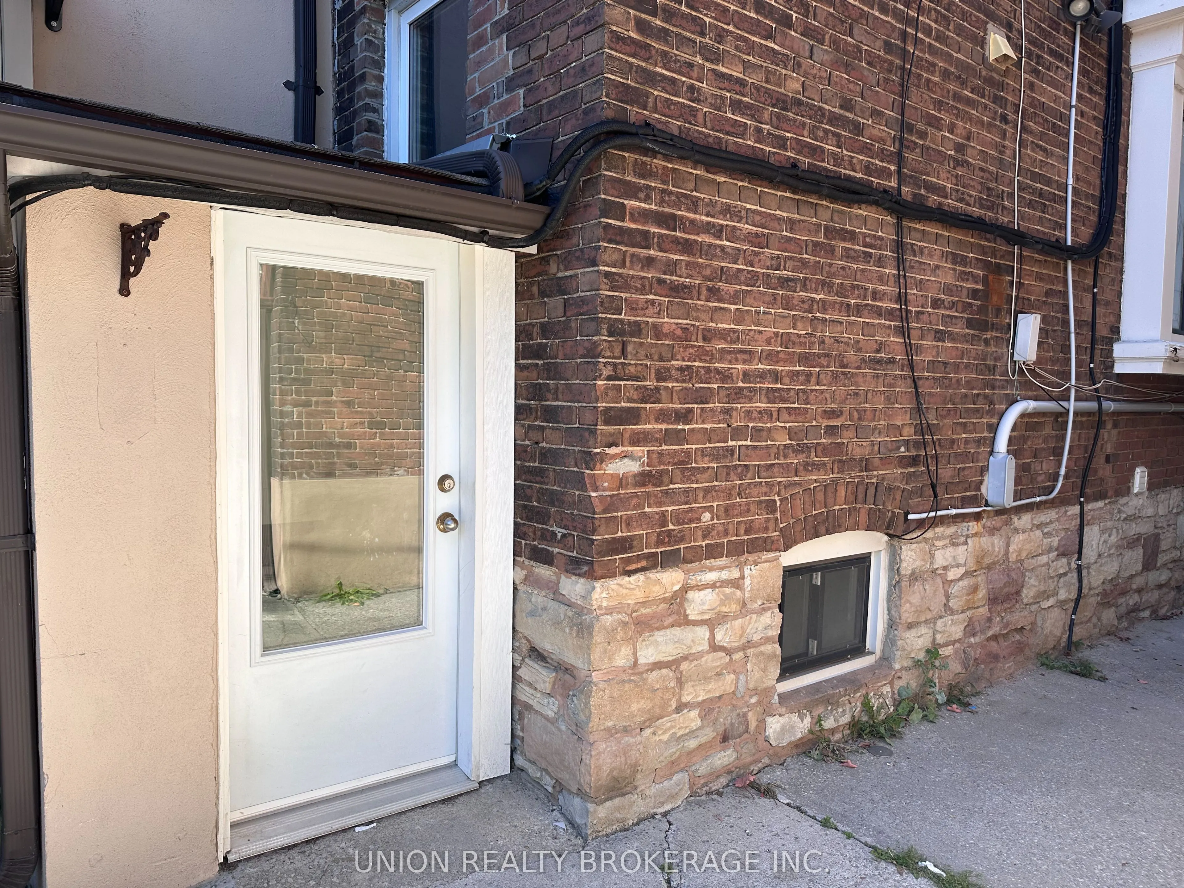 33 Harris Avenue
