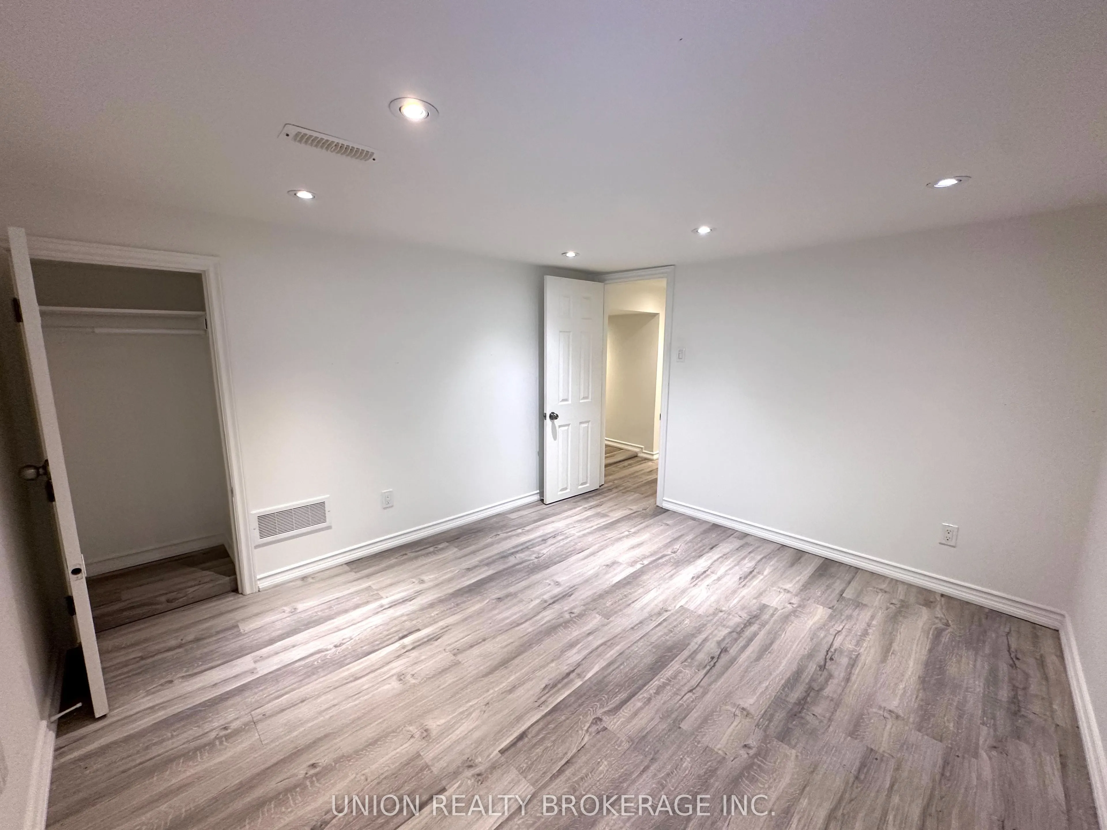 33 Harris Avenue