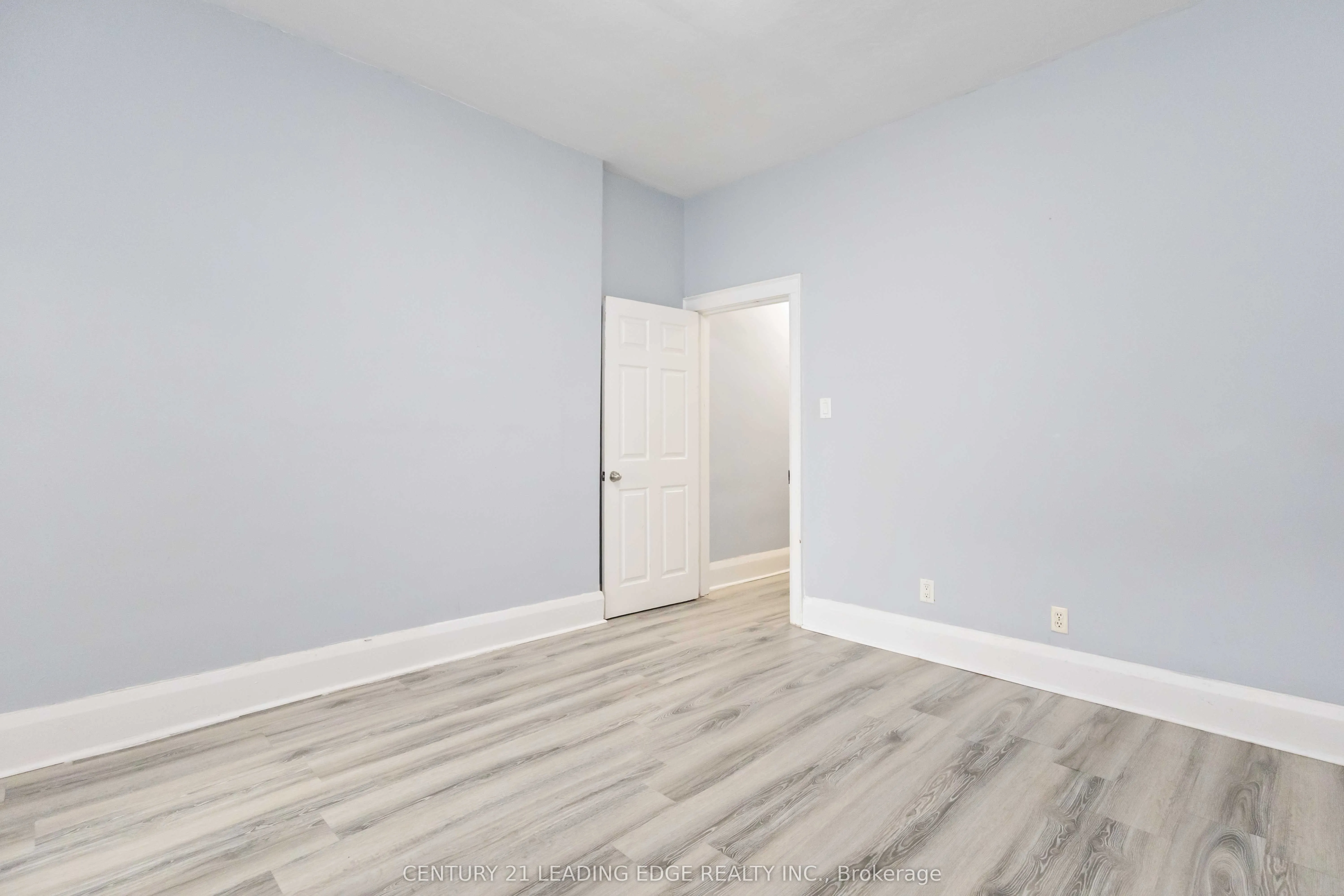 1563 Kingston Road, #Main
