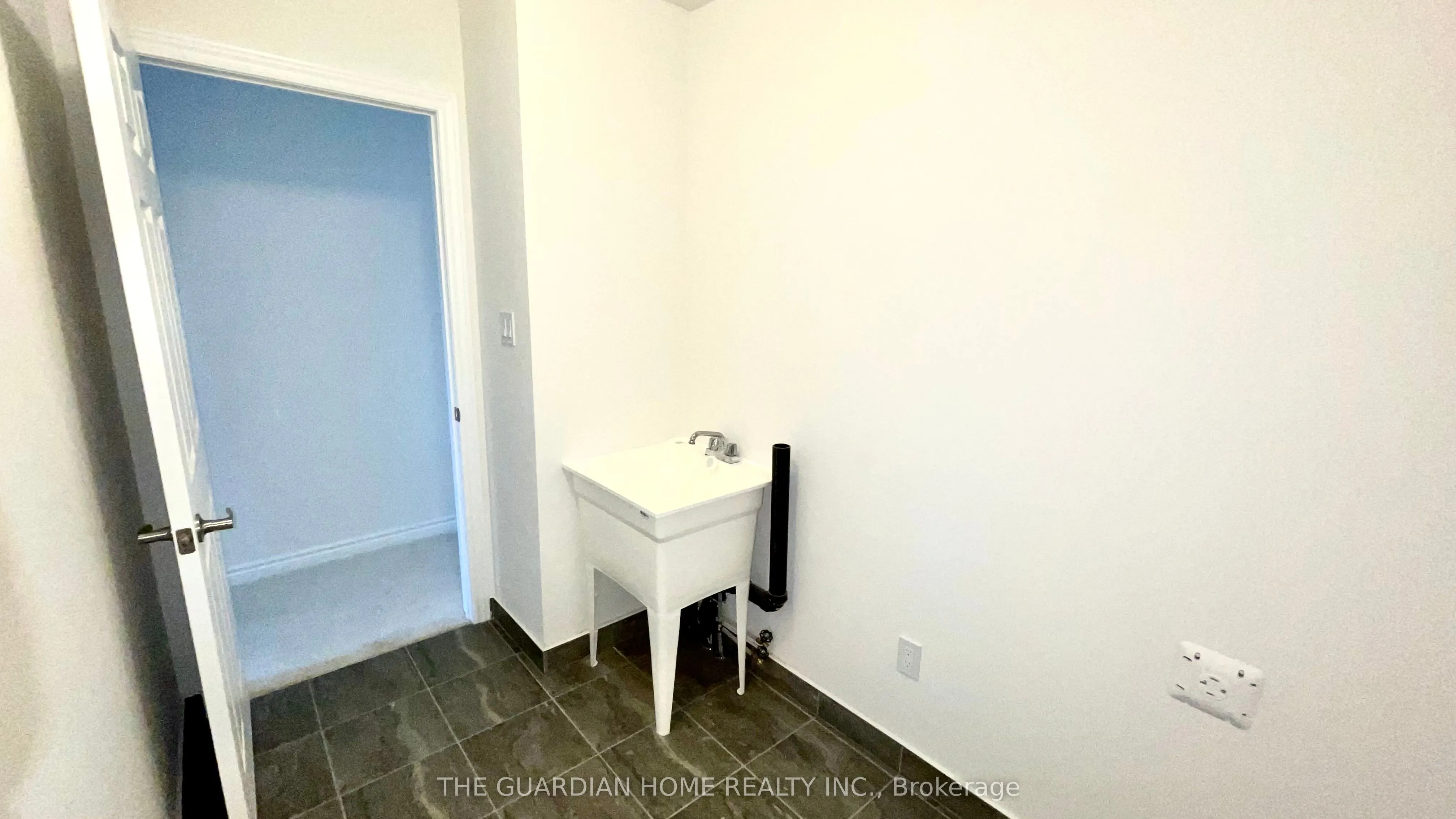 705 Catalina Manor