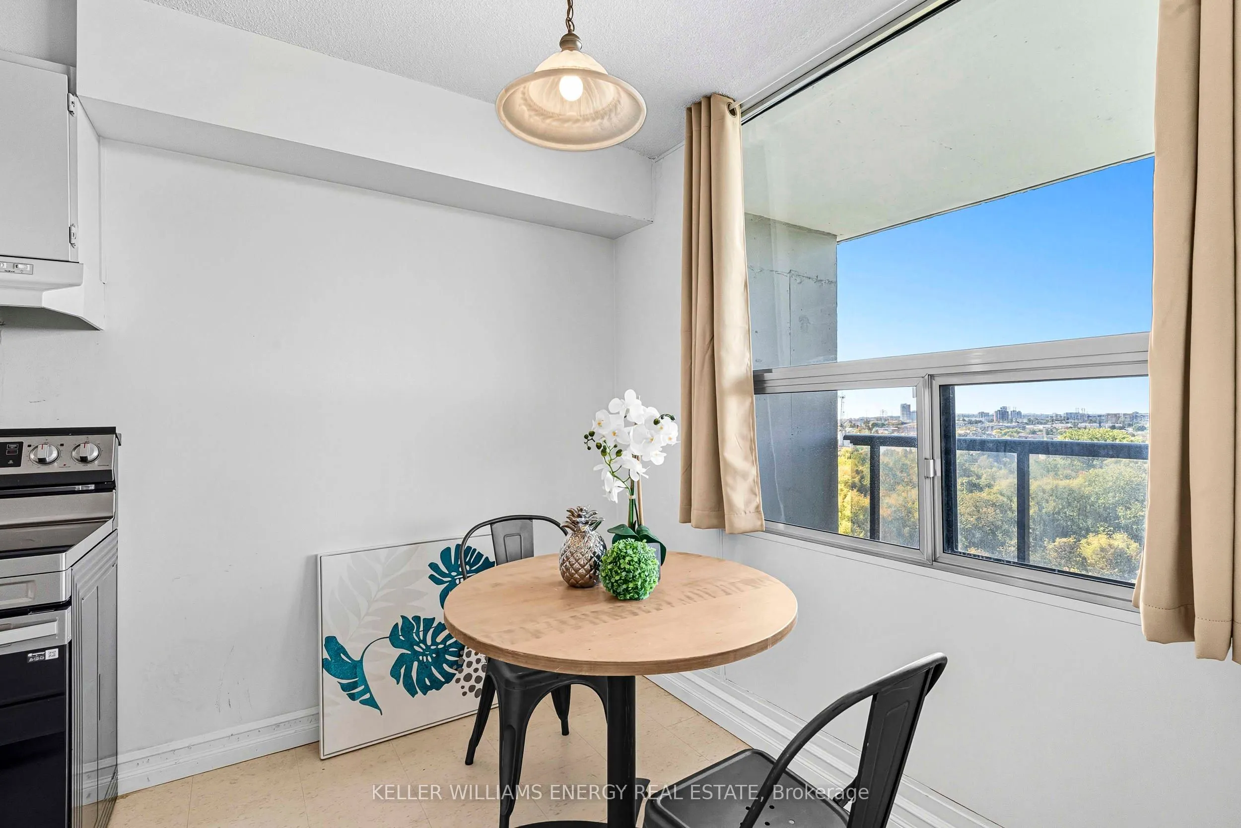 92 Church Street S, #1110