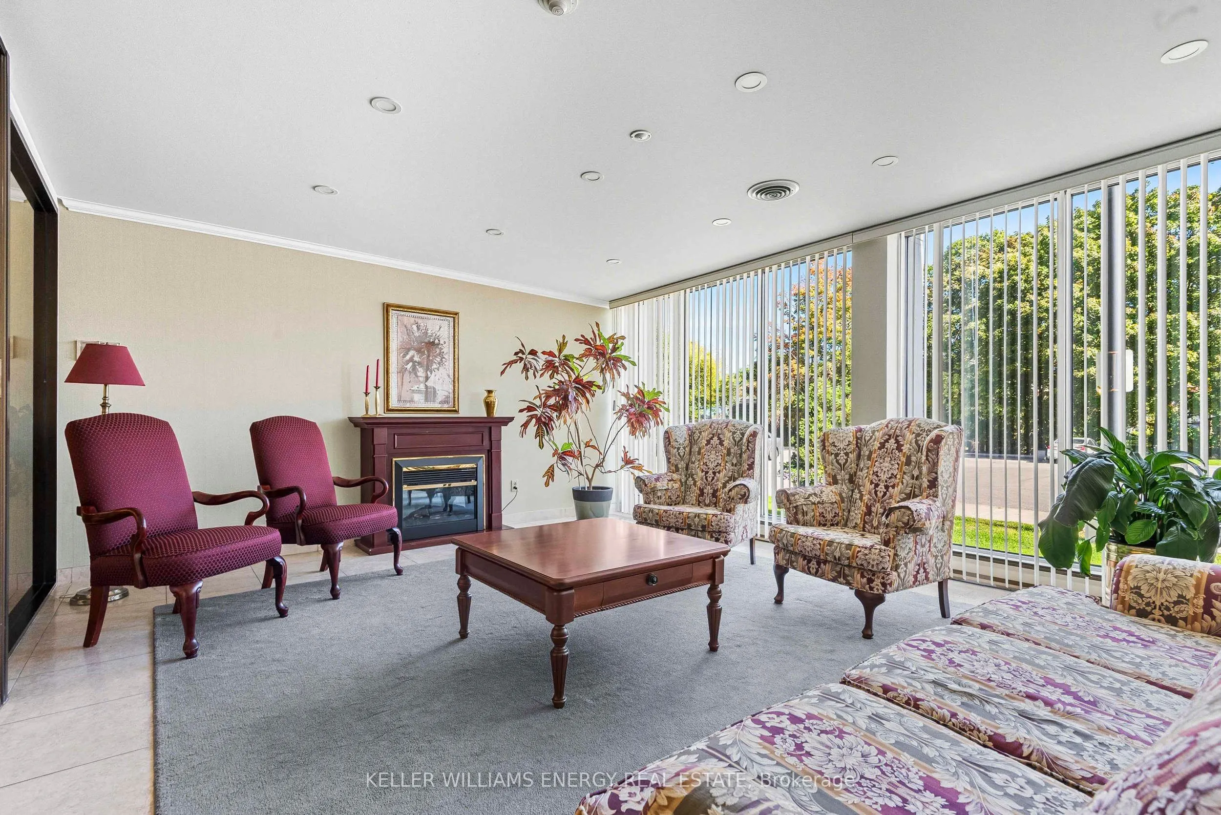 92 Church Street S, #1110