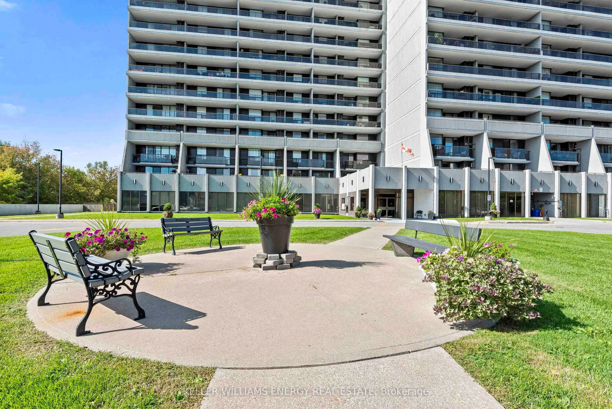 92 Church Street S, #1110