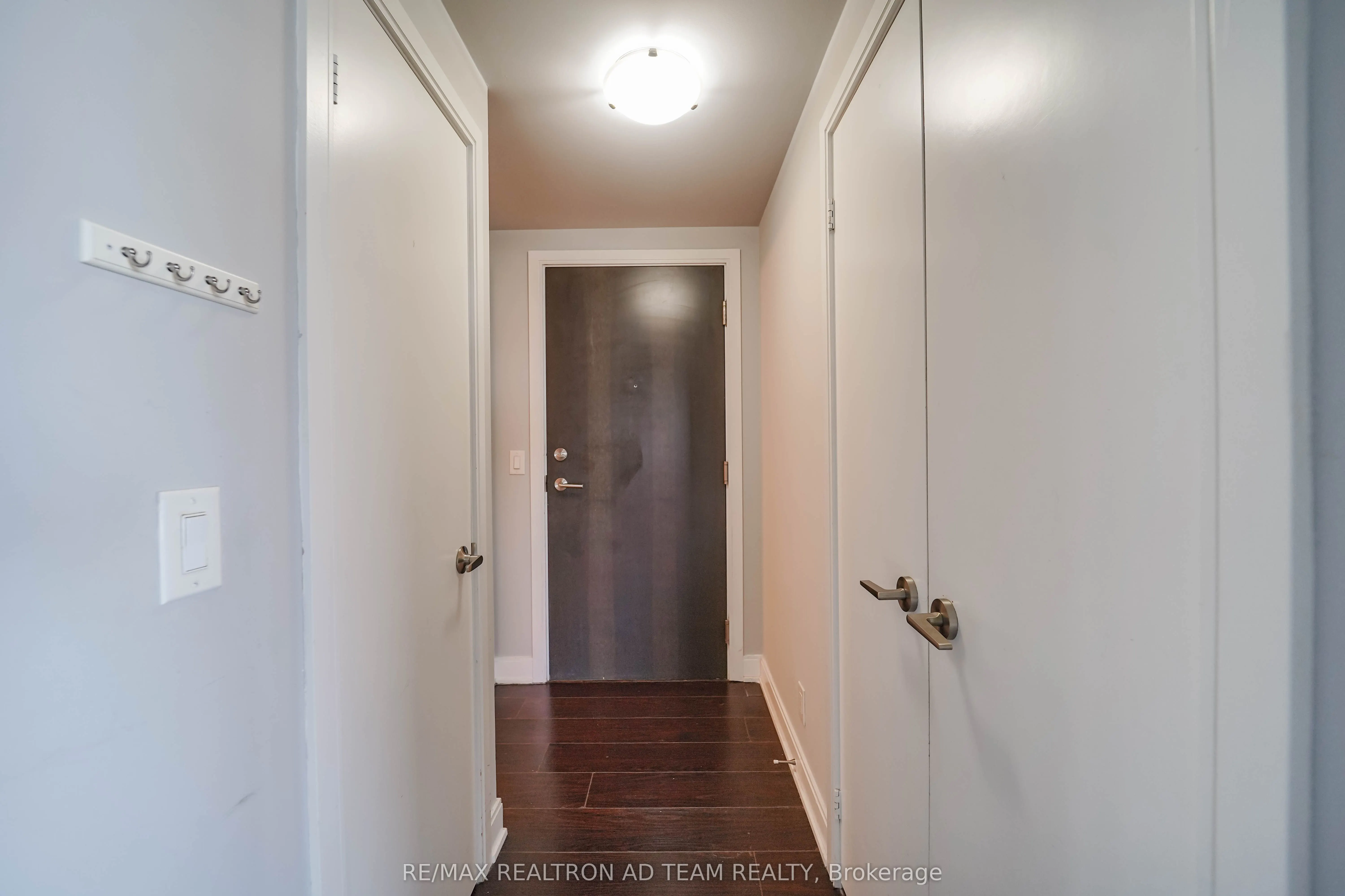 125 Village Green Square, #2204