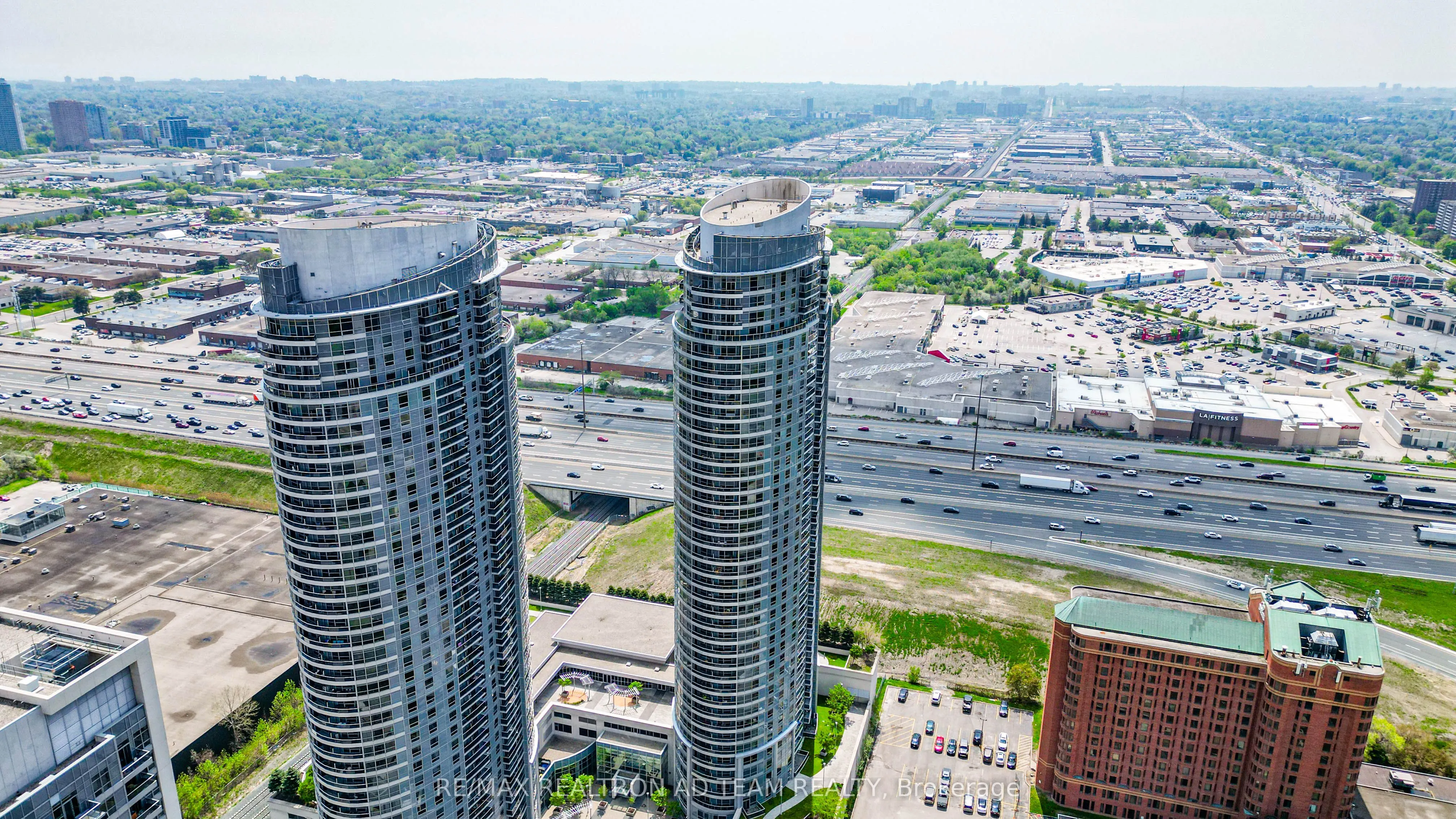 125 Village Green Square, #2204